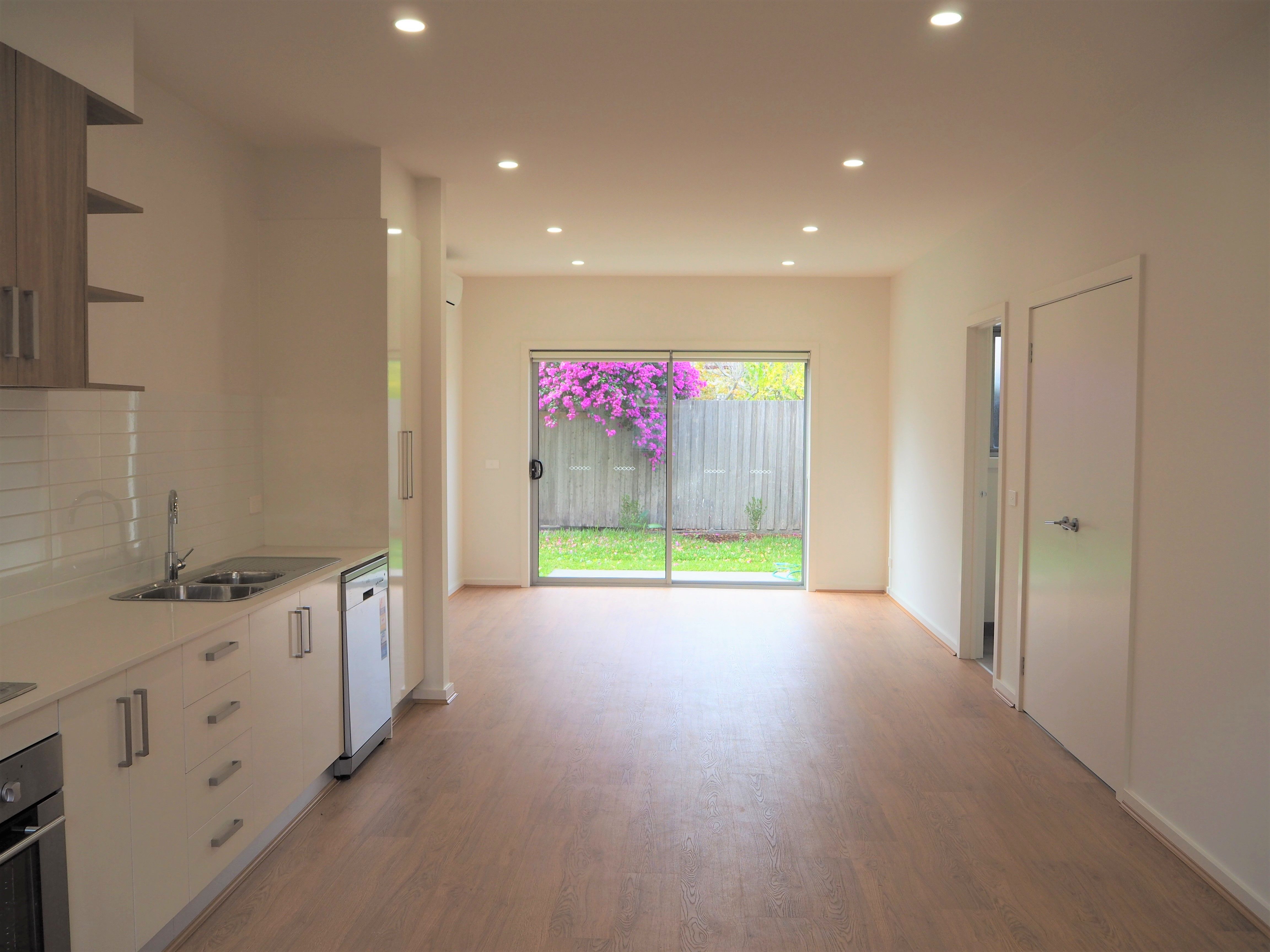 2/107 Hickford Street, Reservoir, VIC 3073