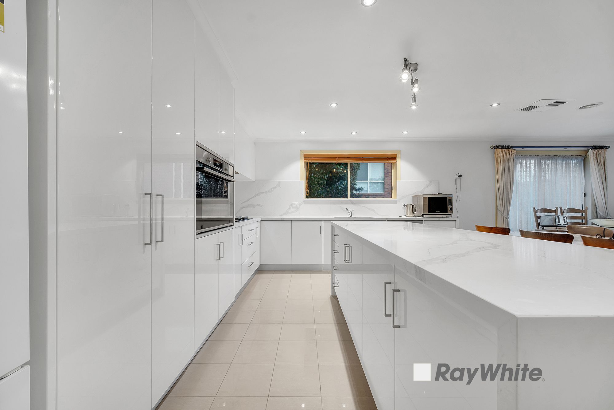 18 Cherry Tree Lane, Narre Warren, VIC 3805