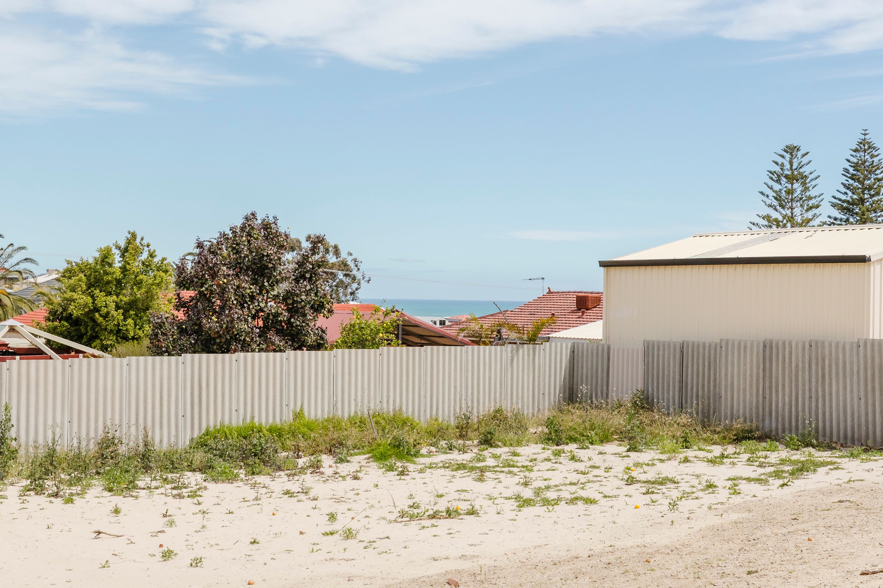 18 White Road — photo 3 of 12