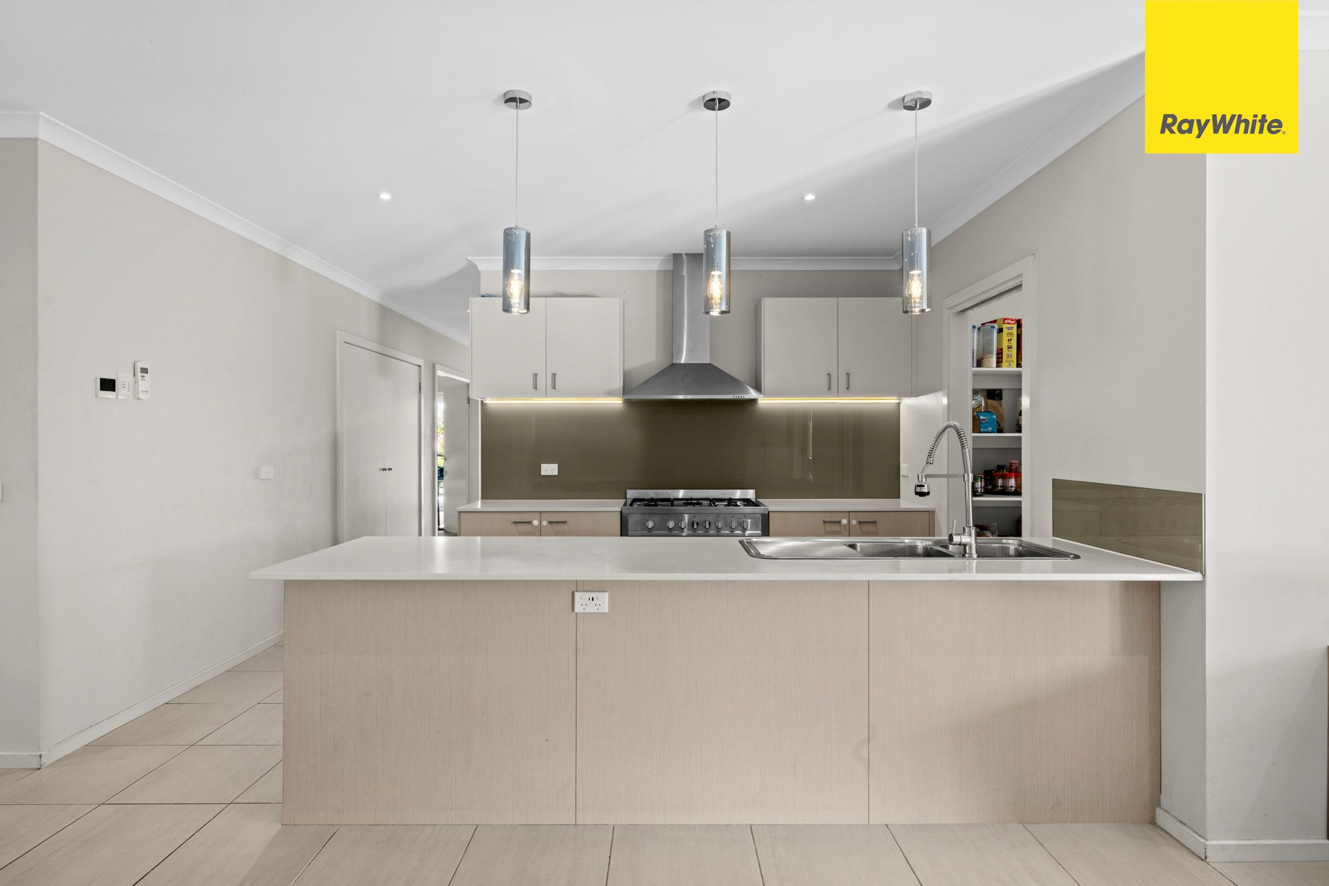 90 Dalray Crescent — photo 10 of 27