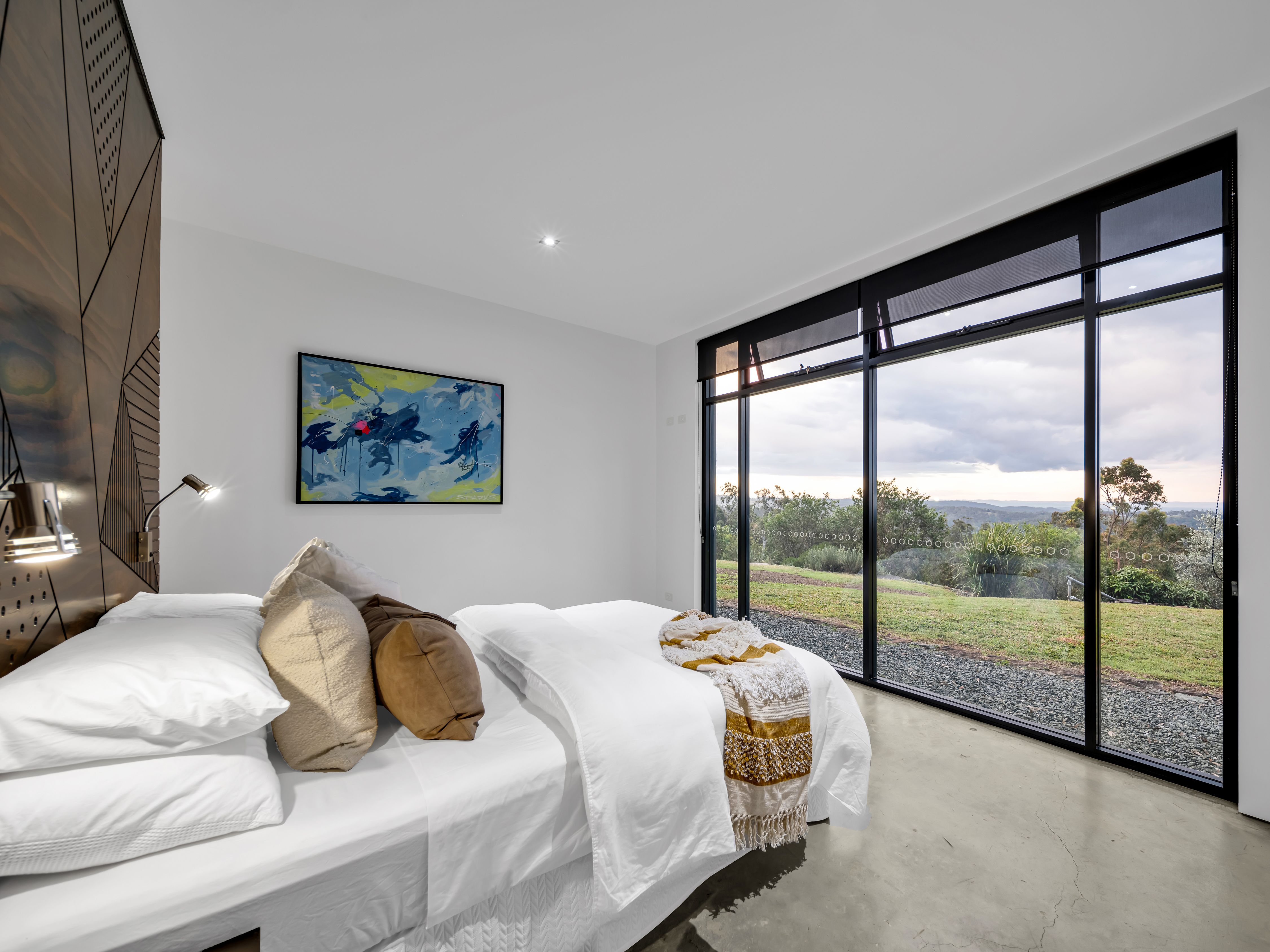 Architectural Masterpiece with Panoramic Glasshouse Mountain Views — photo 20 of 28