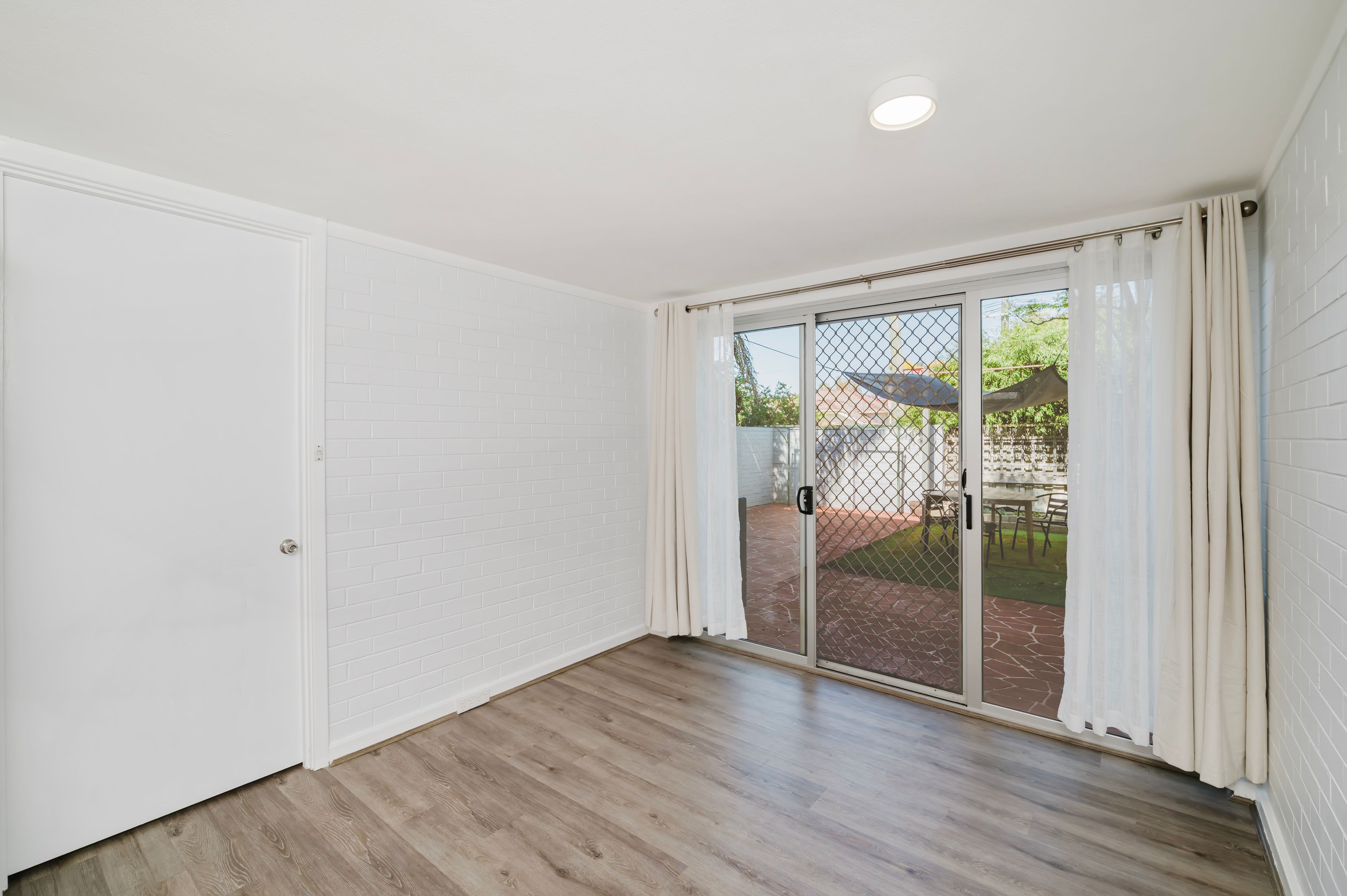 7/80 Scarborough Beach Road — photo 4 of 16