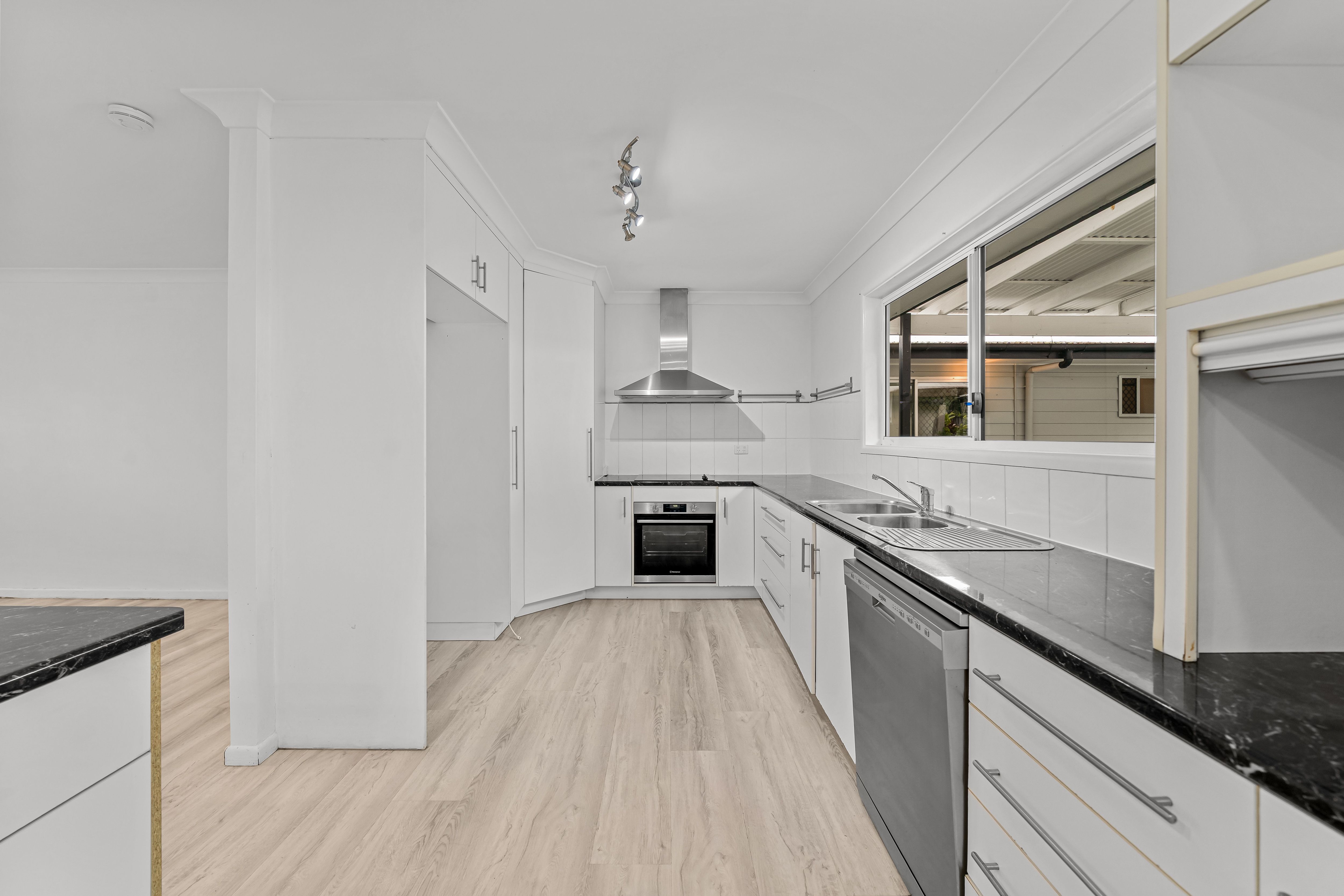 6 Rangeview Street — photo 5 of 26