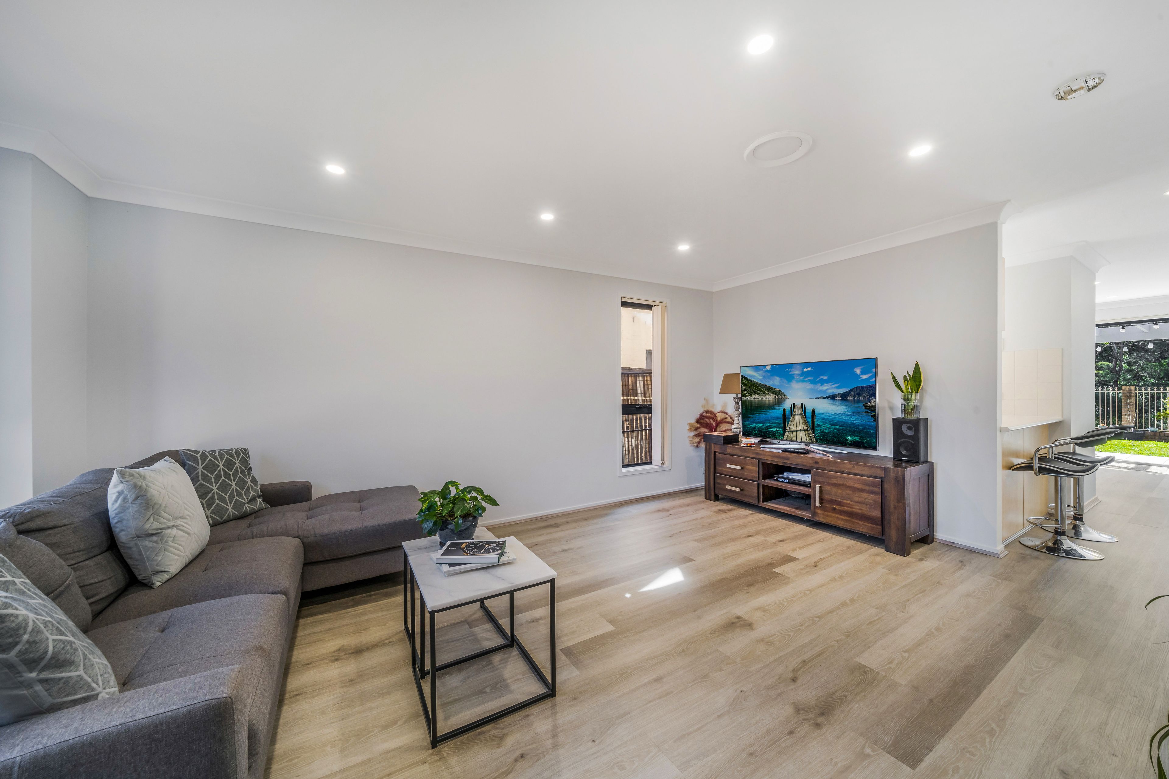 46 Coffs Harbour Avenue — photo 3 of 20