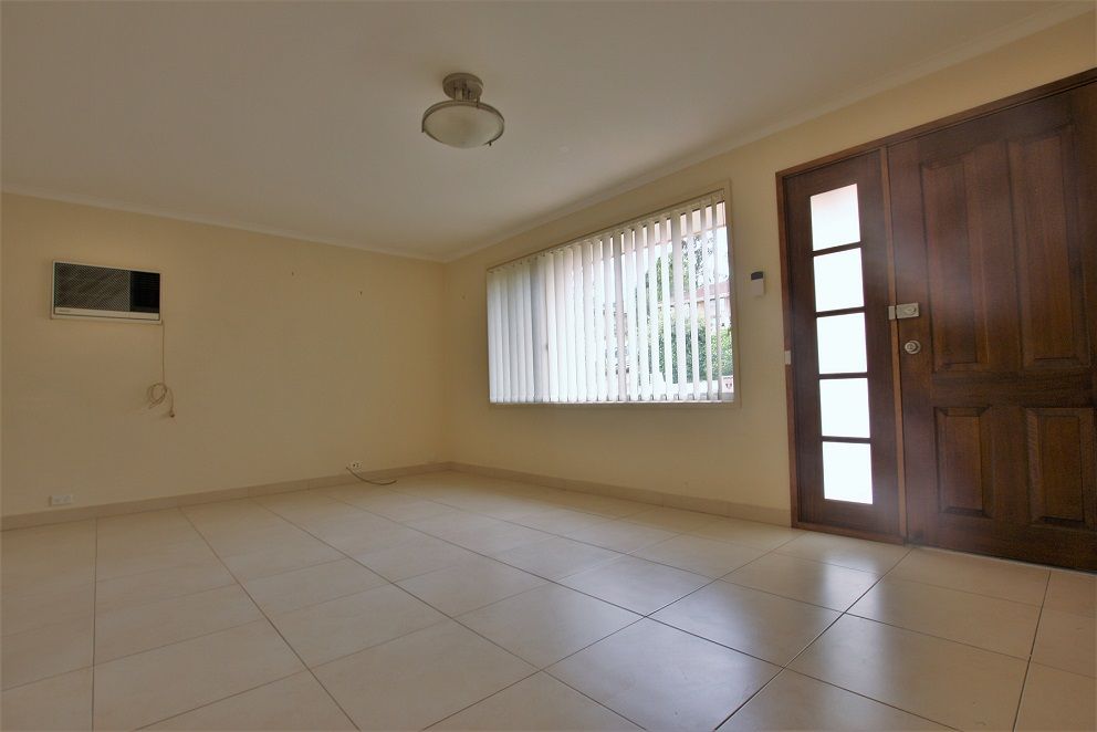 14 Mantalini Street, Ambarvale, NSW 2560