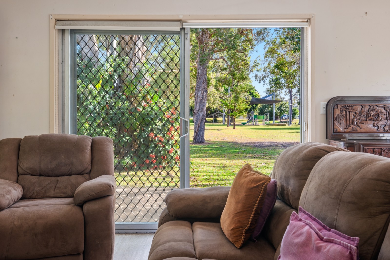 9 Moana Park Avenue, Broadbeach Waters, QLD 4218