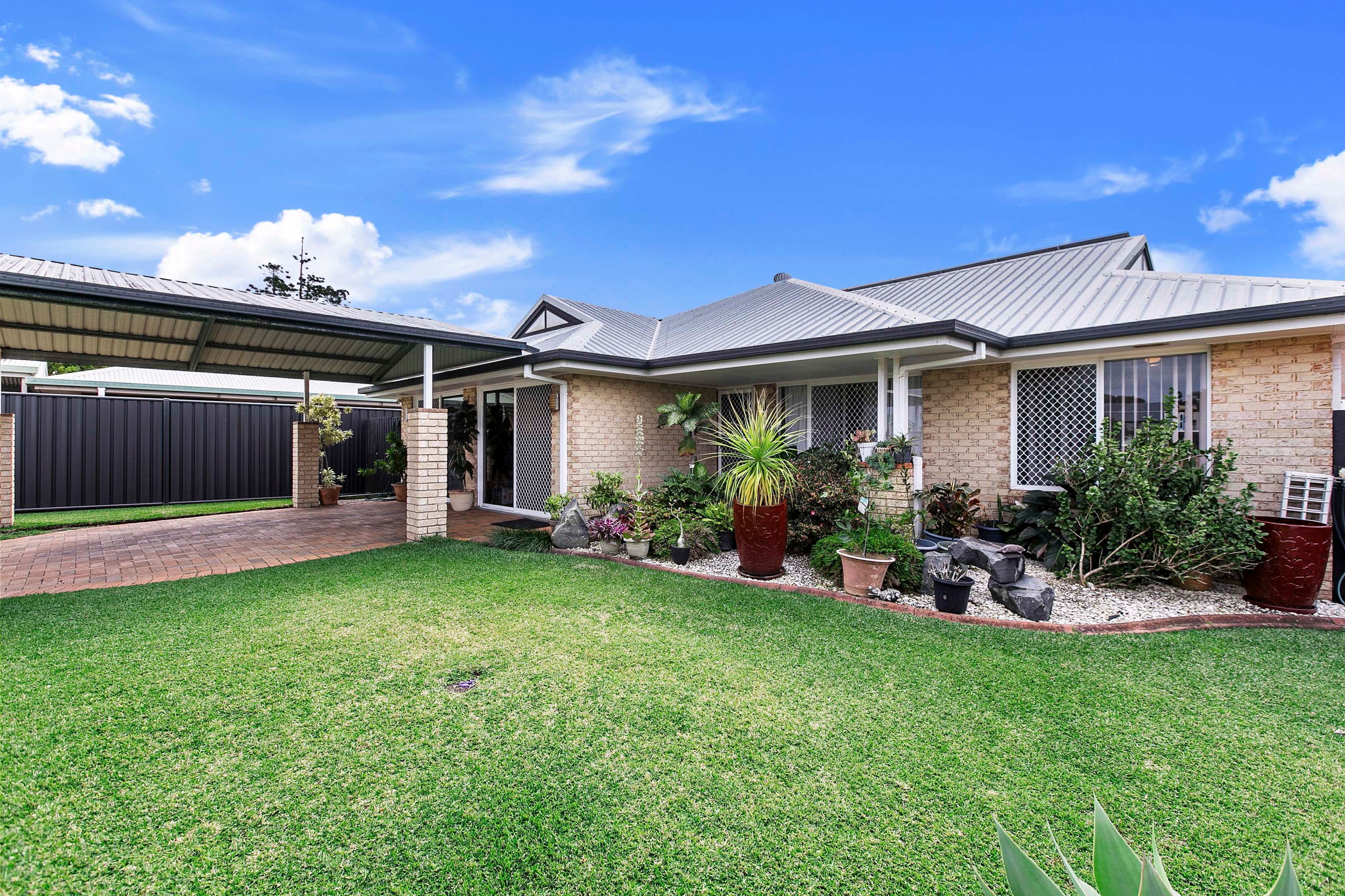 6 Hoberg Court — photo 3 of 24