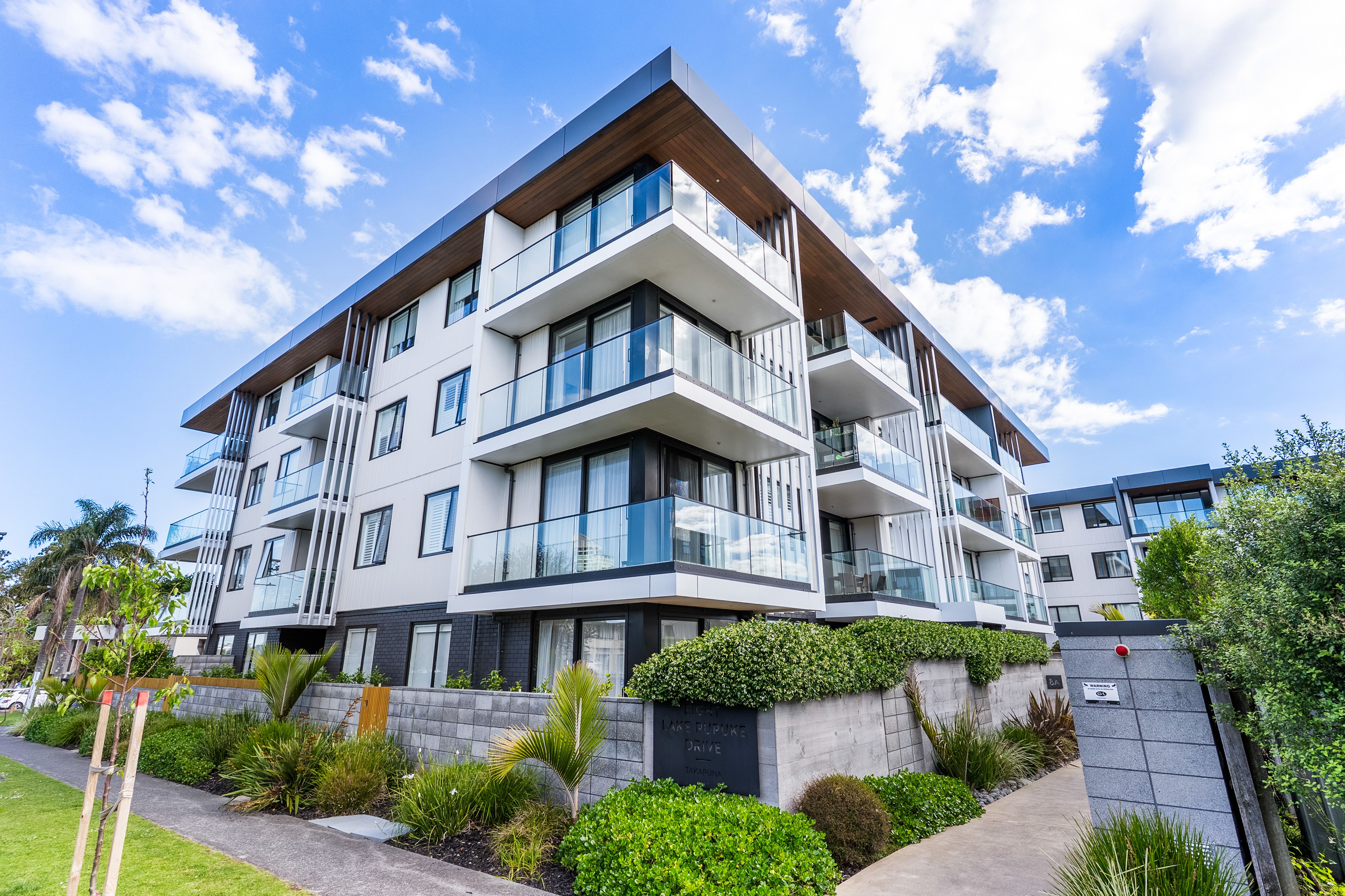 207/8A Lake Pupuke Drive, Takapuna, North Shore City