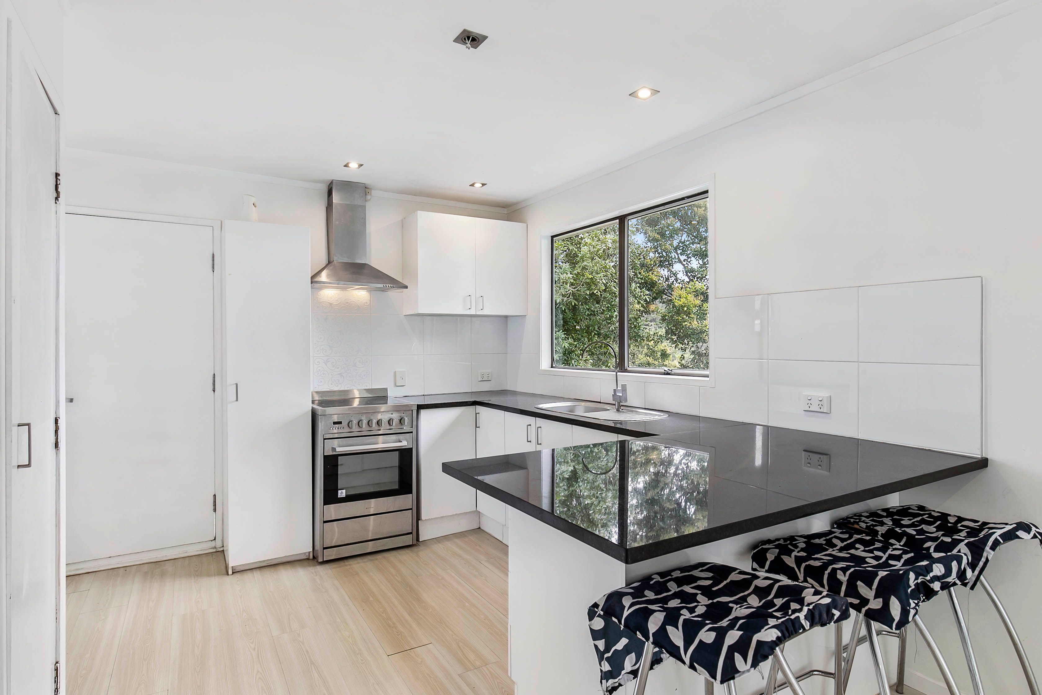 9a Glastron Place, Glenfield, North Shore City