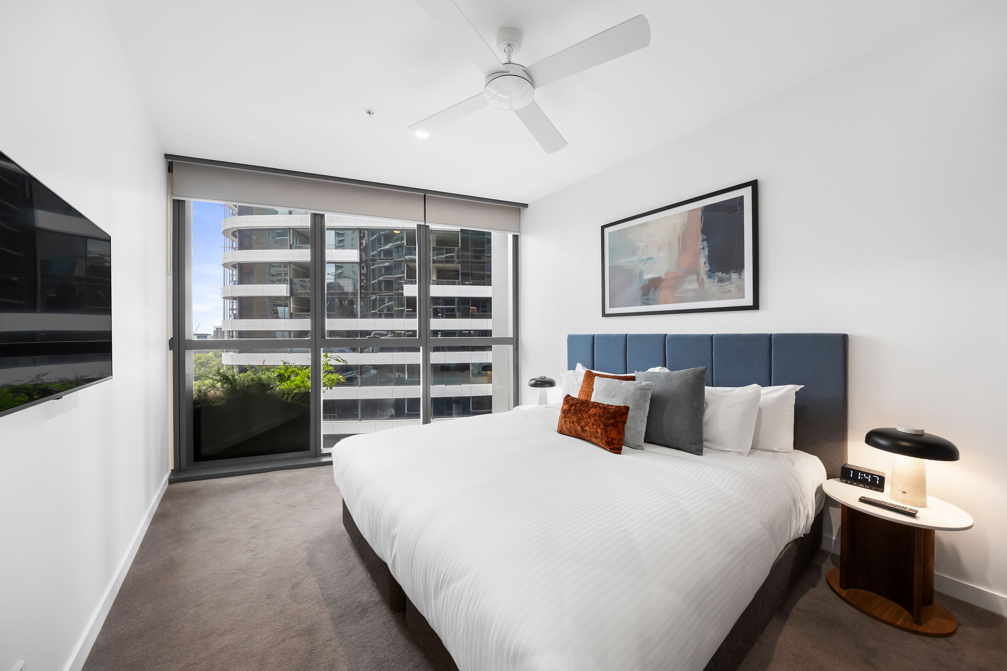 802/8 Margaret Street — photo 3 of 18