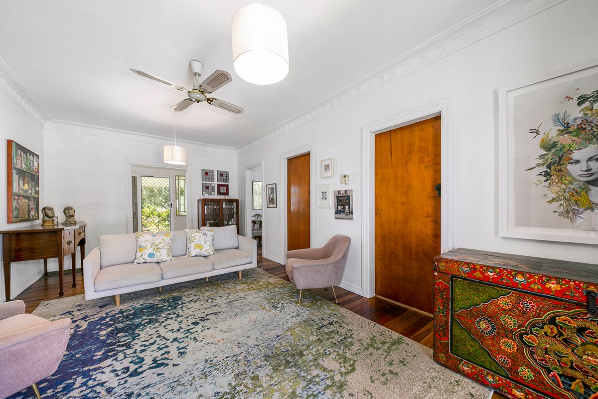 27 Alexander Road, Oxley, QLD 4075