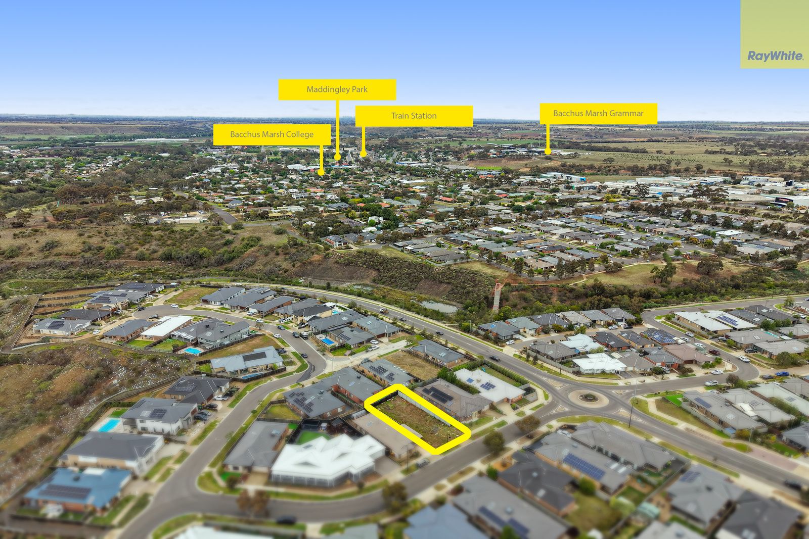 8 Calderwood Road, Maddingley, VIC 3340