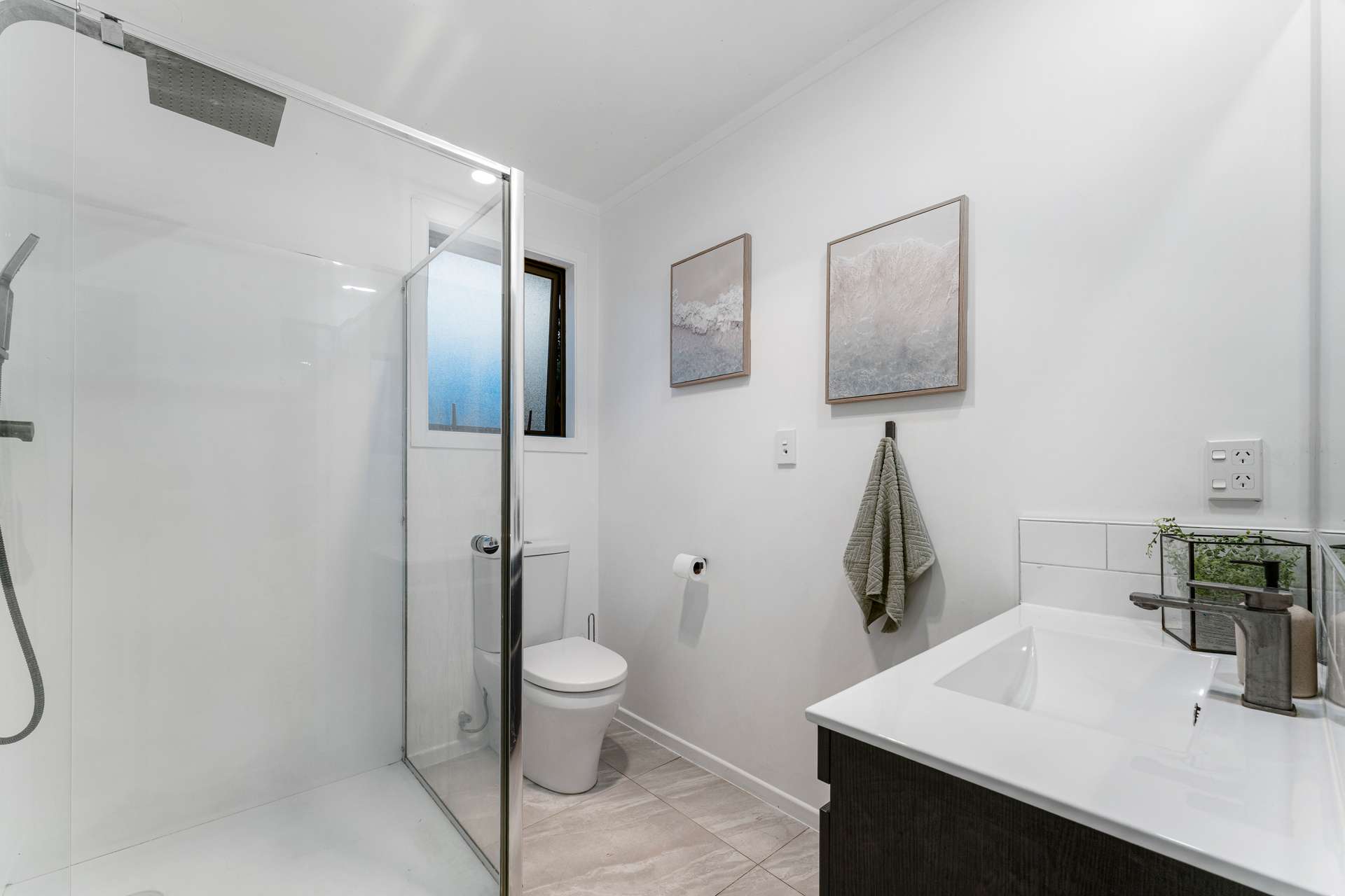 42 Harwood Crescent photo 15