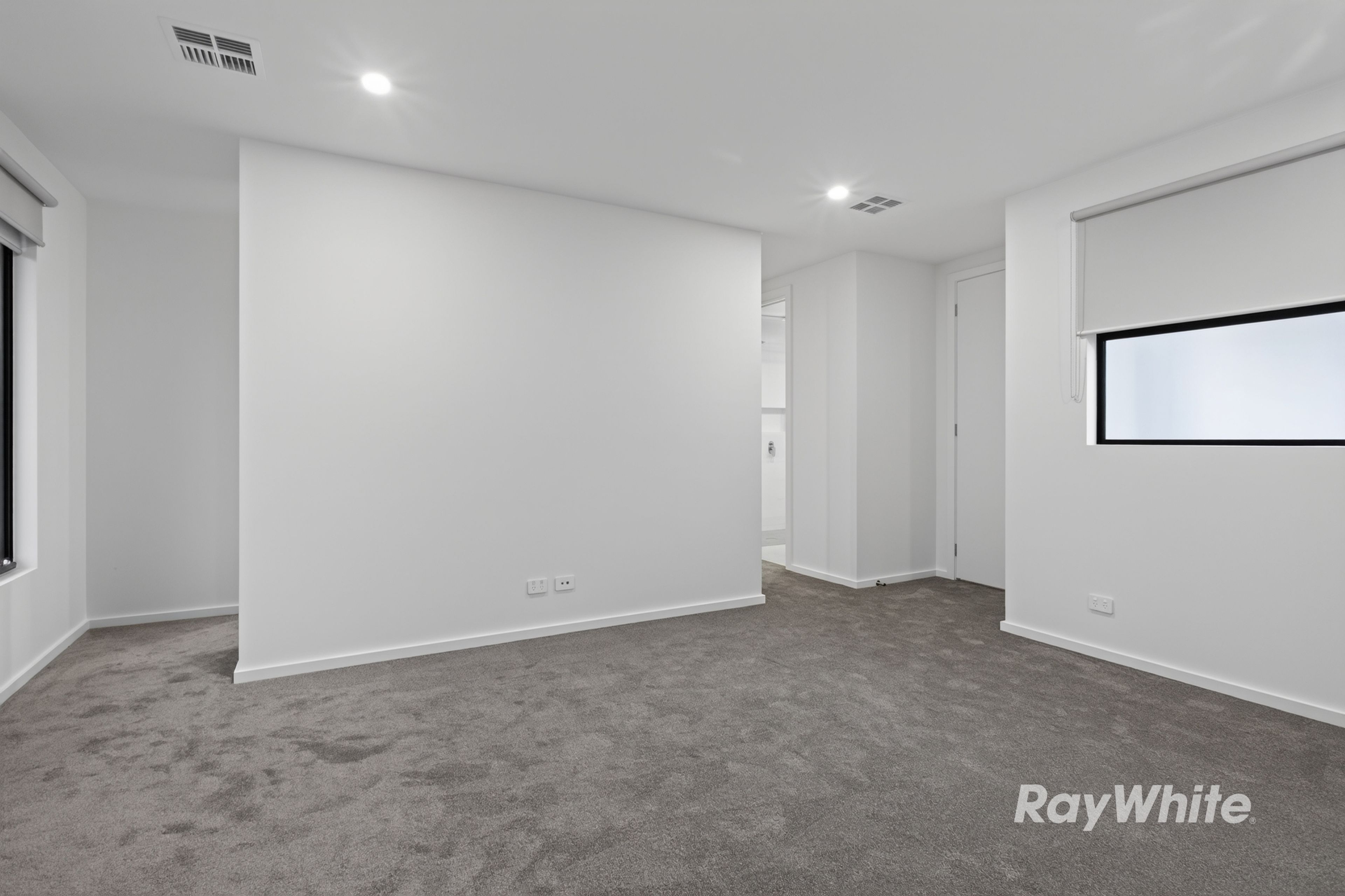 1/18 Maroo Street — photo 3 of 6