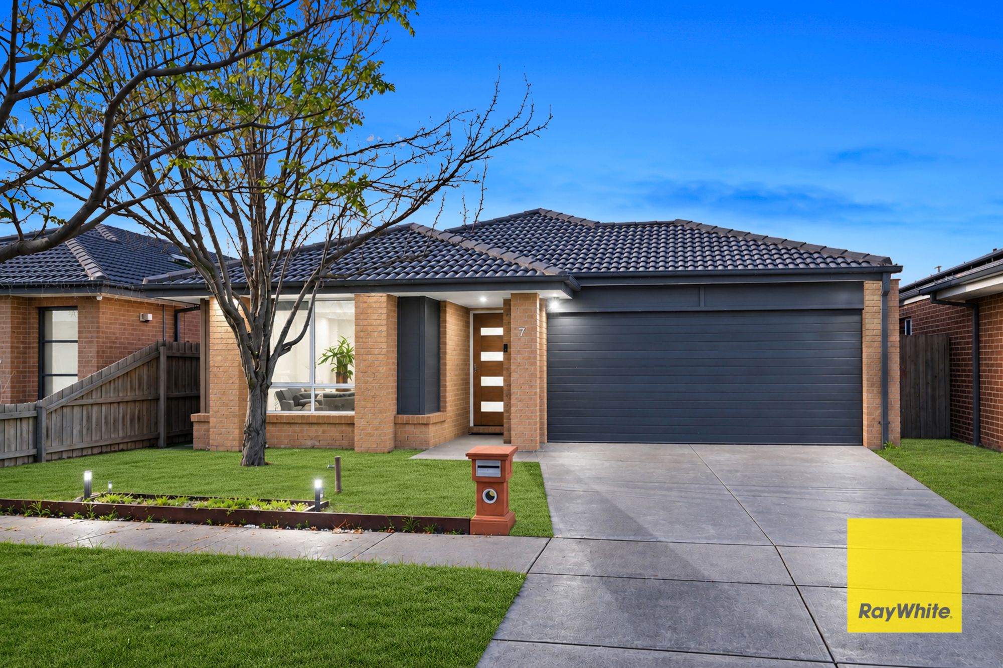 7 Mingay Close — photo 2 of 22