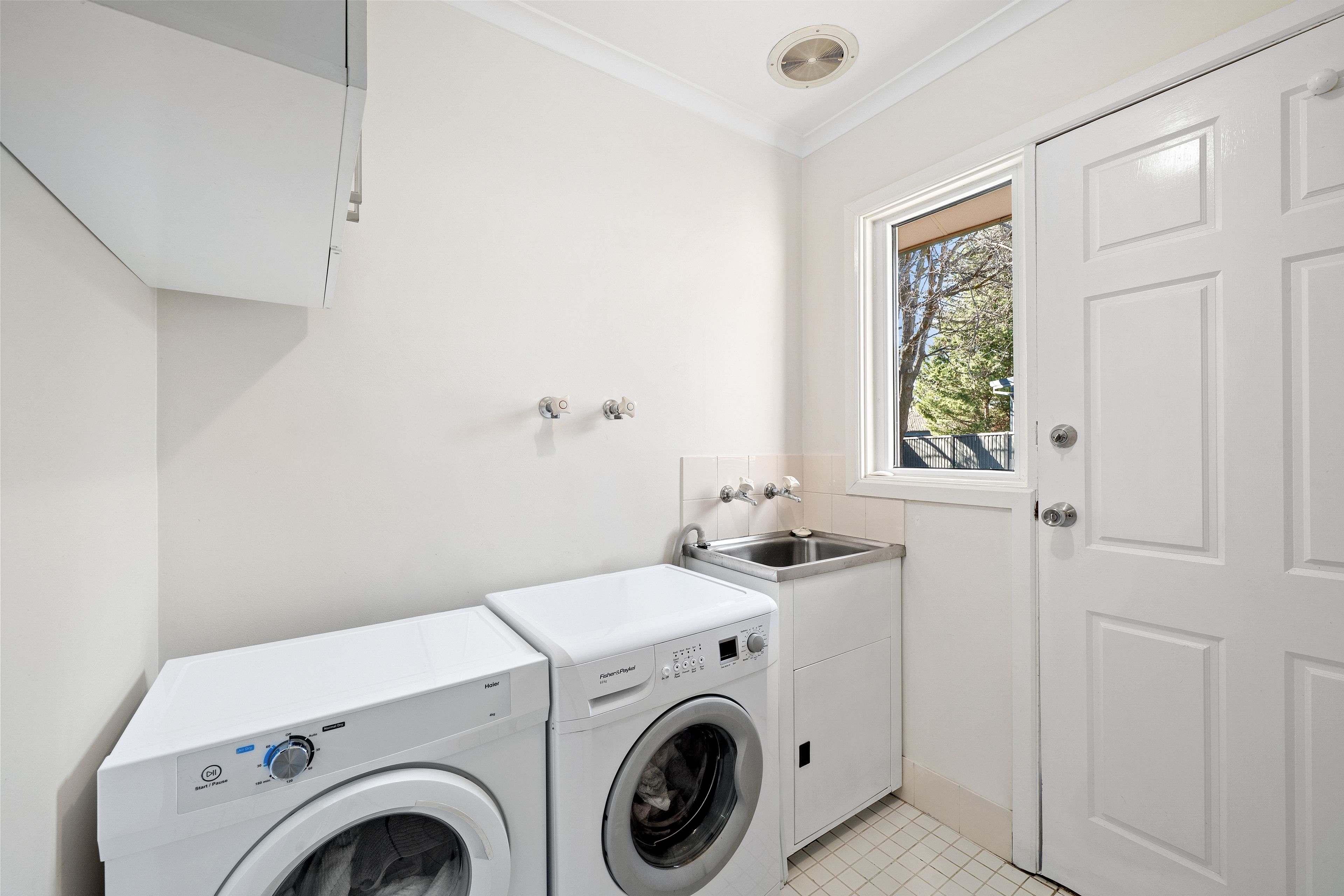 33 Gibbons Street — photo 14 of 22