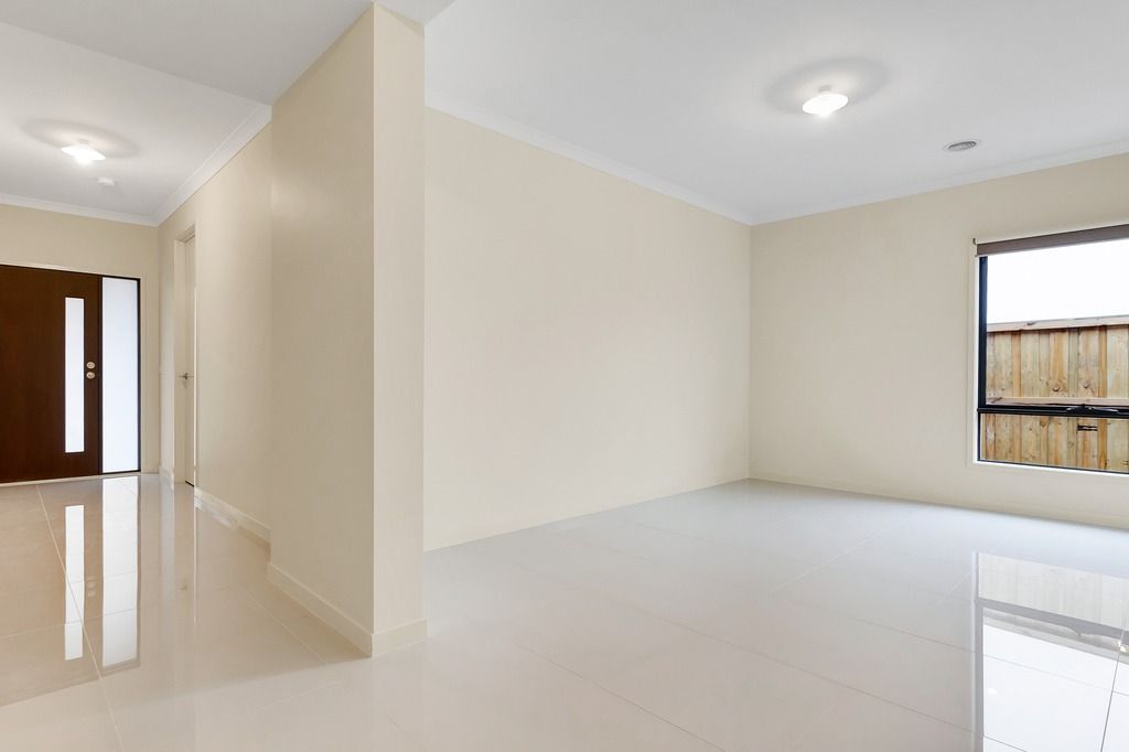 14 Shire Street, Manor Lakes, VIC 3024