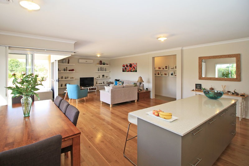 28 Caroline Chisholm Drive, Kyneton, VIC 3444