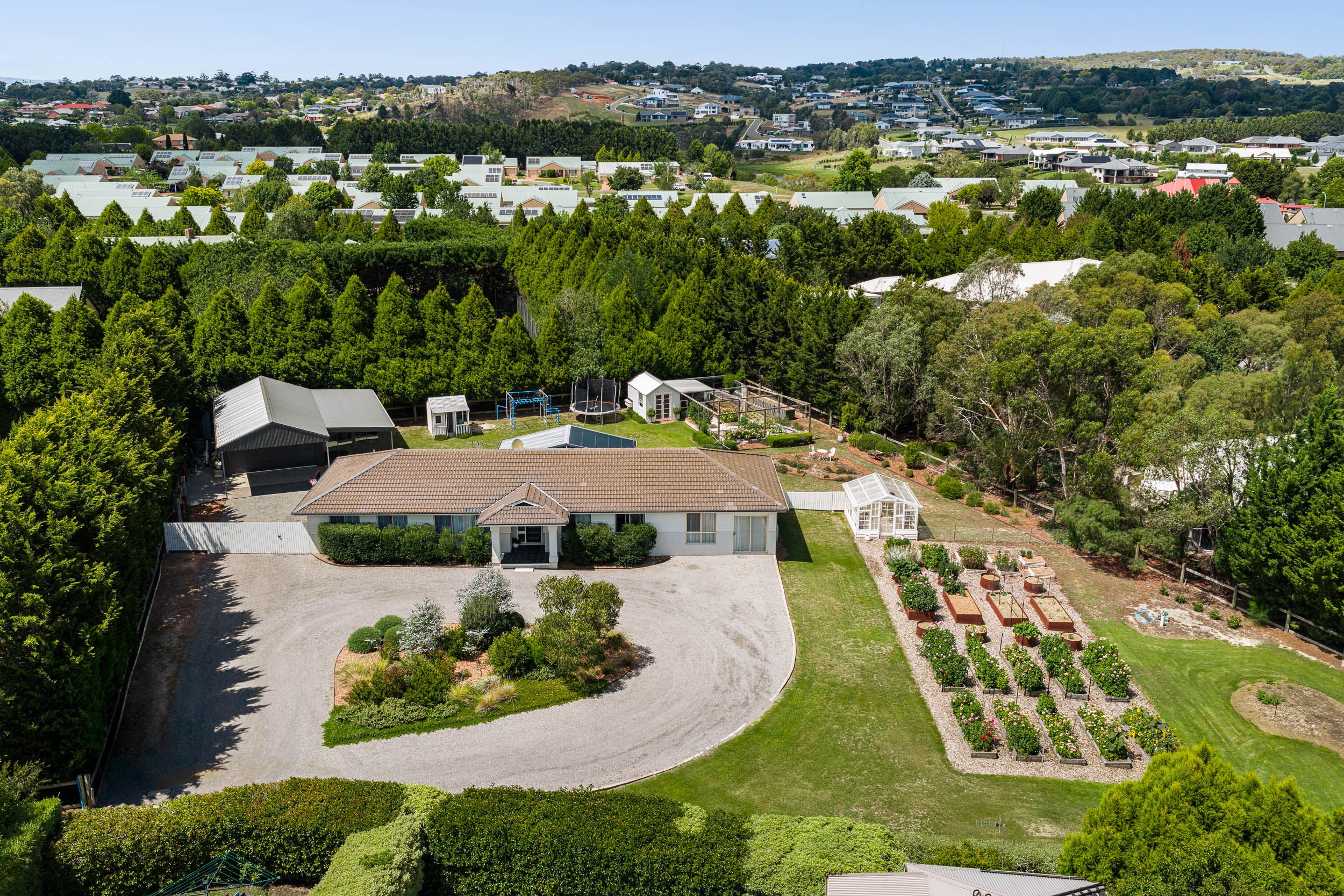 8 Oxley Crescent, Goulburn NSW 2580
