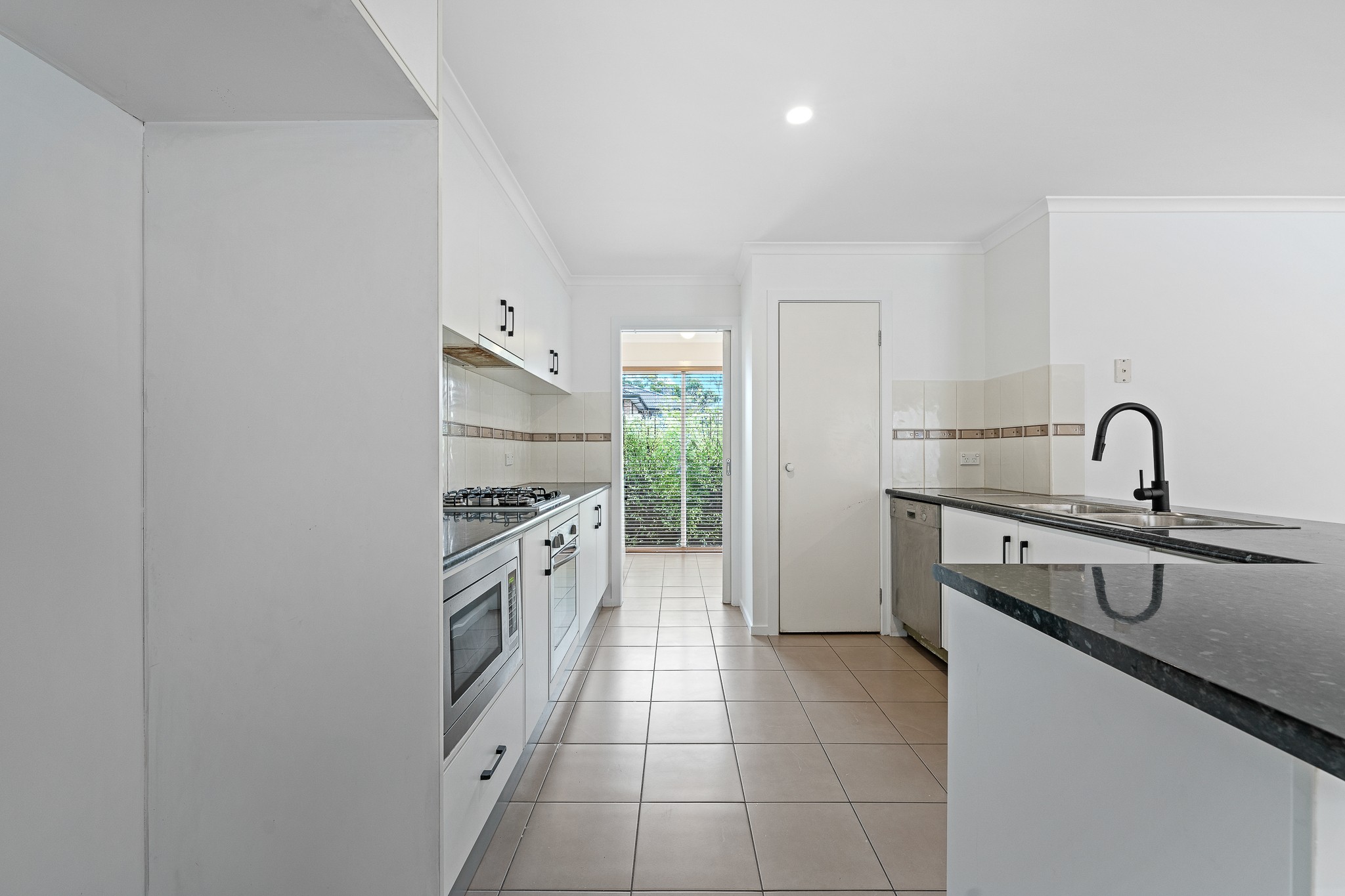 8 Ogle Way, Cranbourne North, VIC 3977