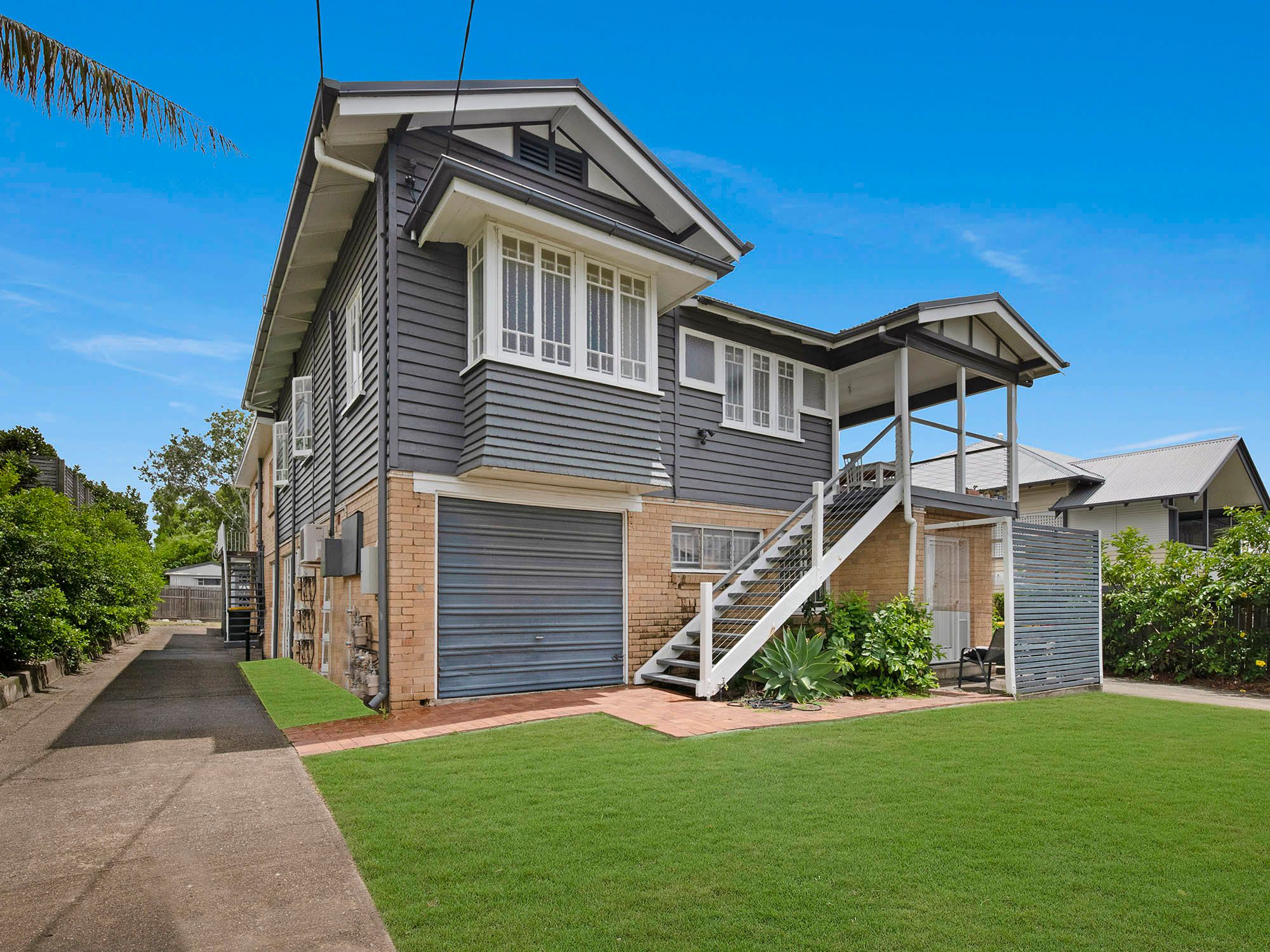 61 McIlwraith Avenue, Norman Park, QLD 4170