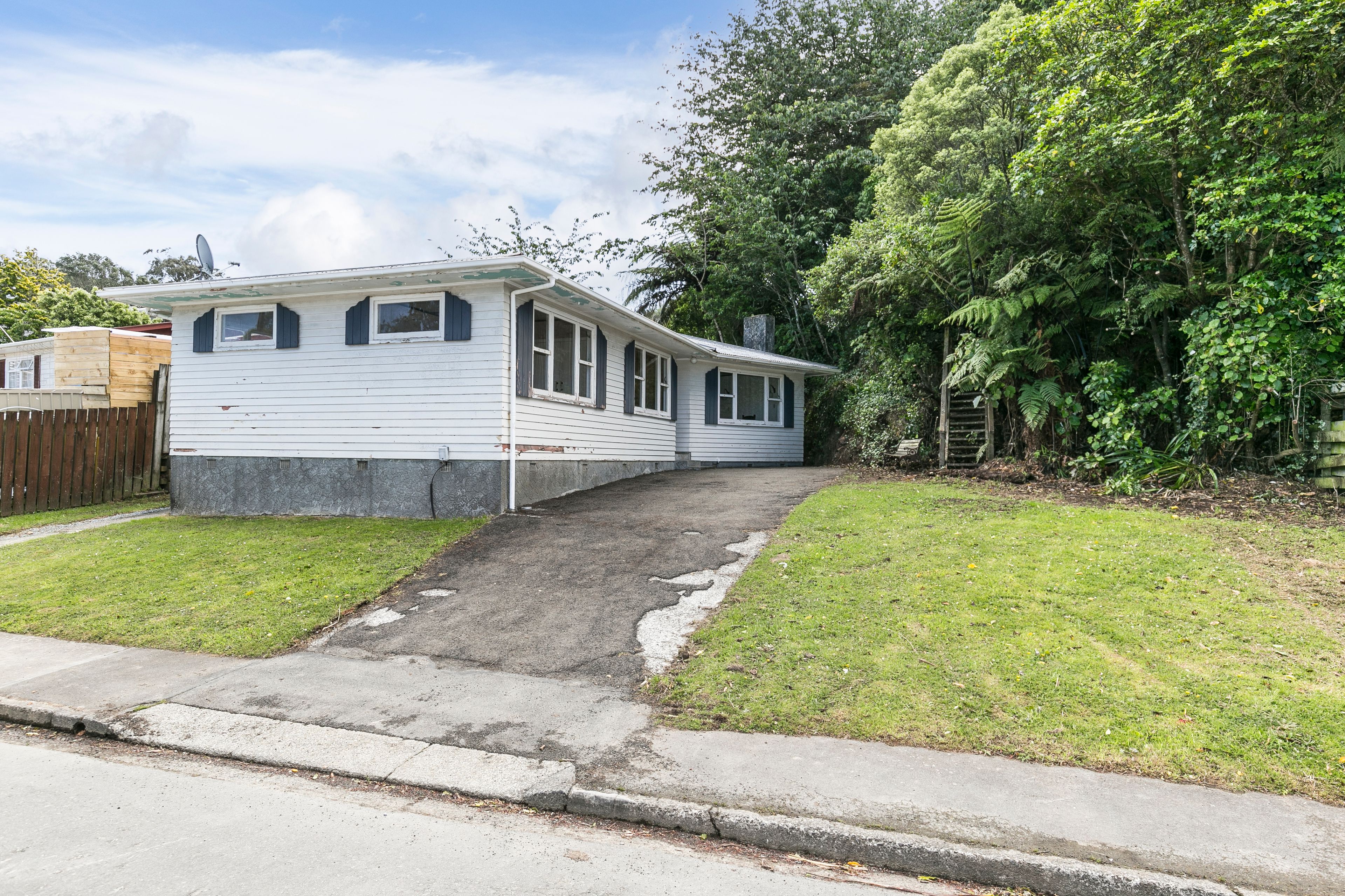 28 Batchelor Street, Newlands, Wellington City