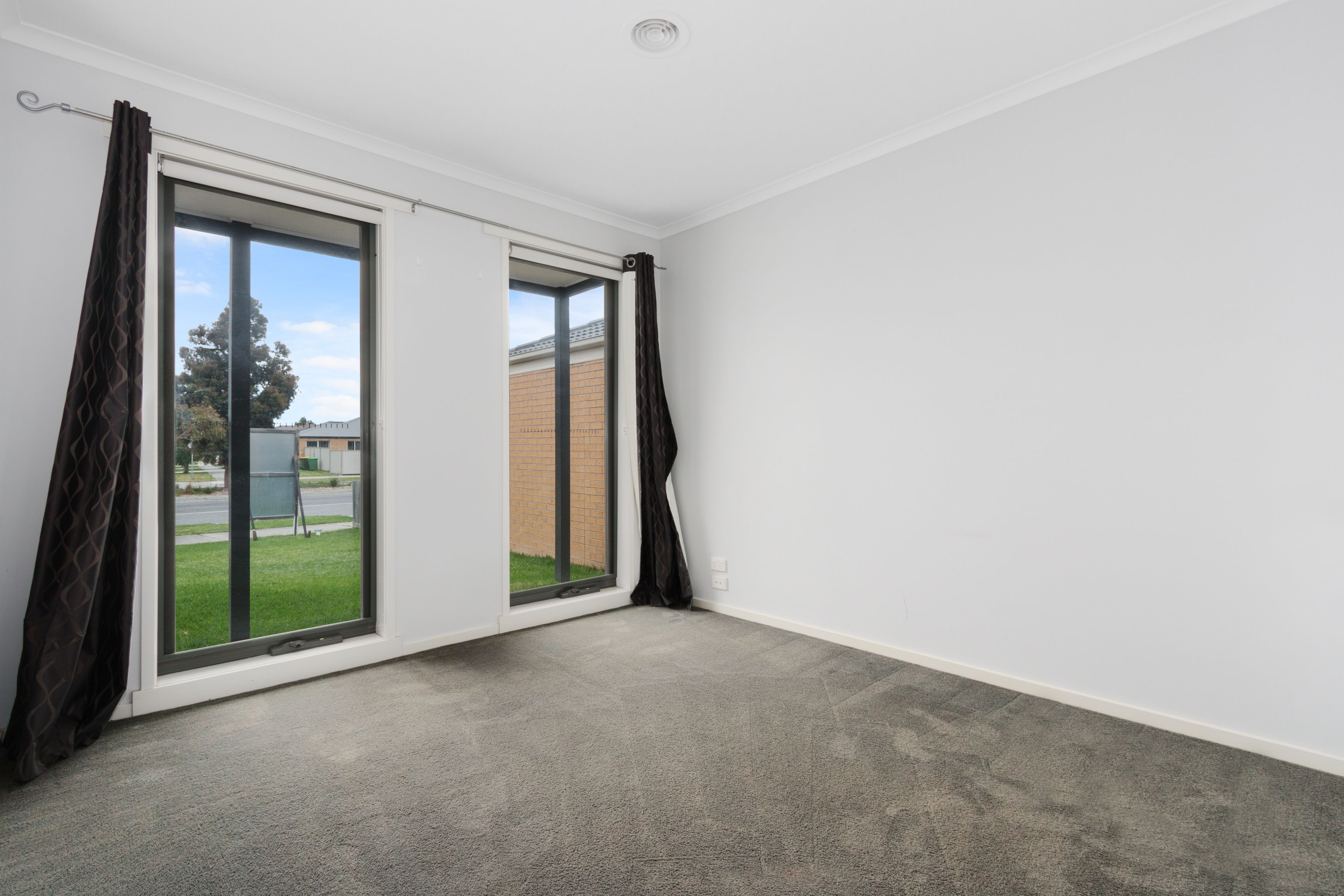 77 Henry Road, Pakenham, VIC 3810