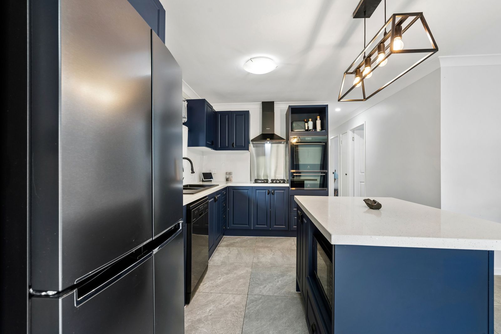 2 Helen Street — photo 8 of 16