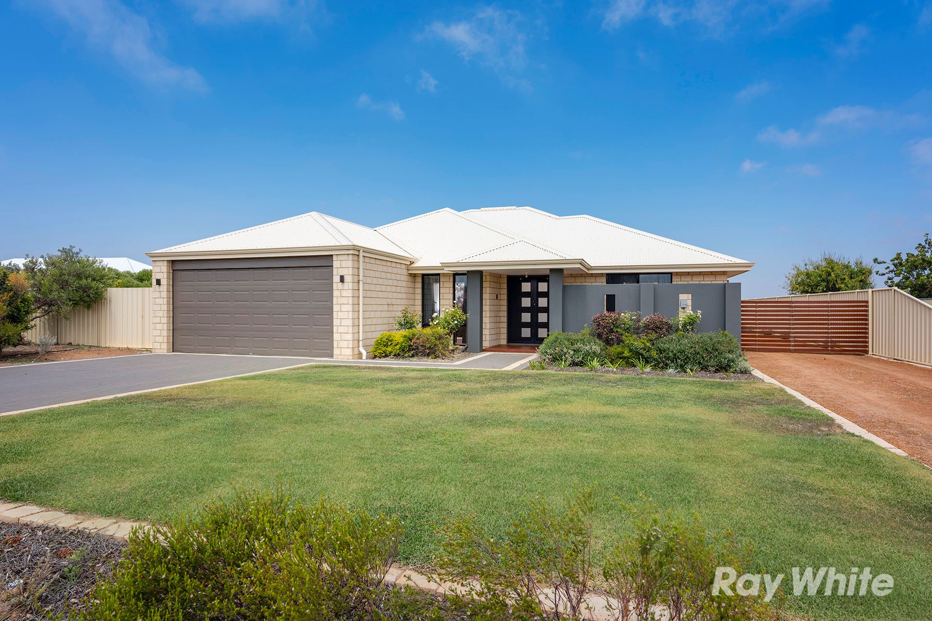 44 Eakins Crescent, Wandina, WA 6530