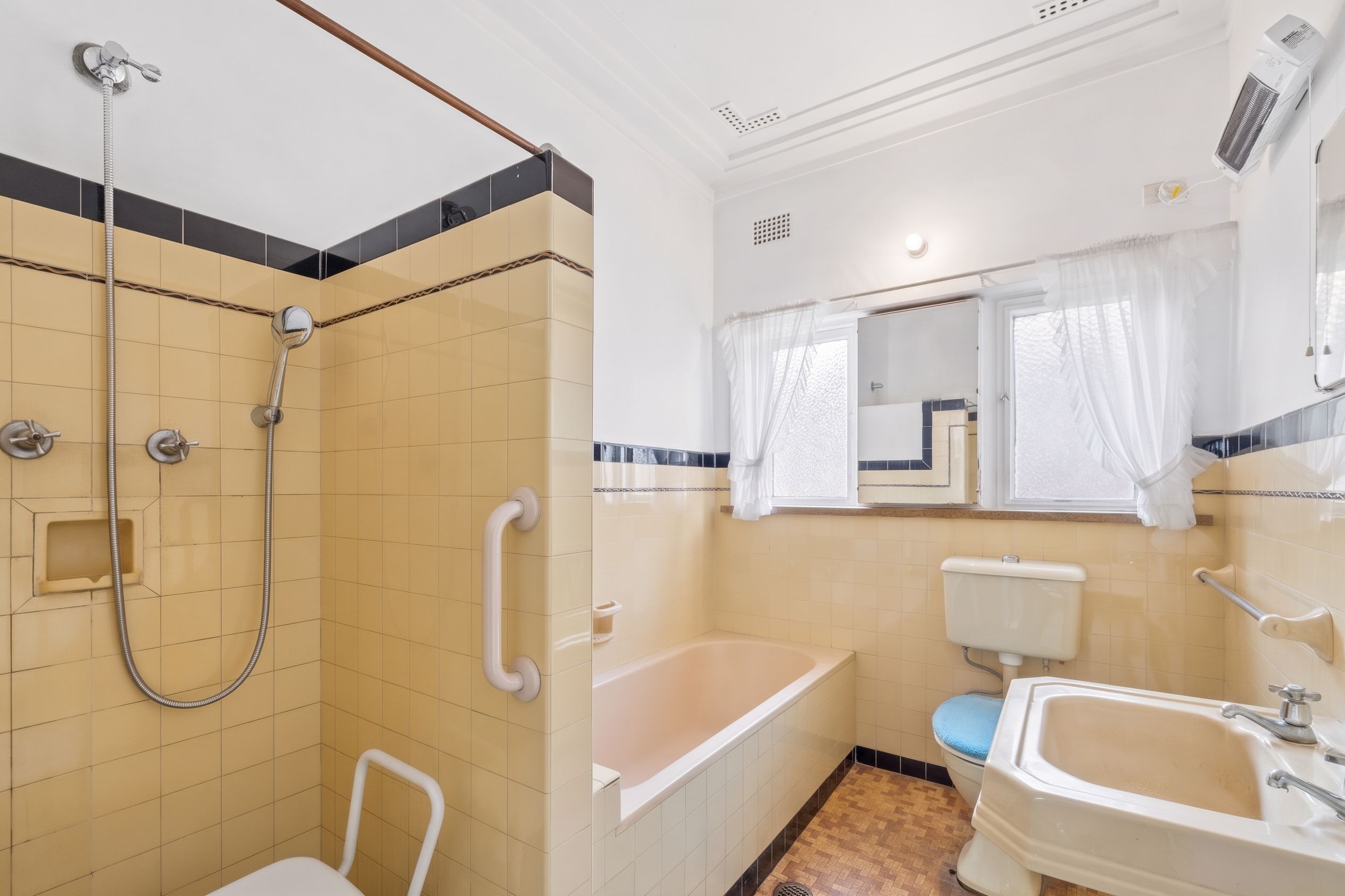 15 Beaconsfield Avenue — photo 15 of 22