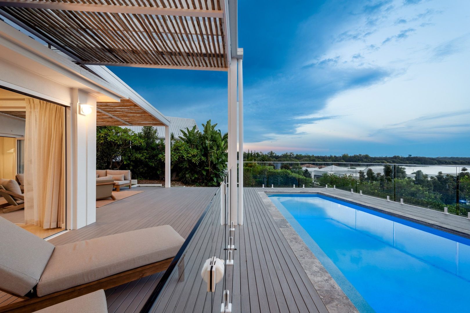 5706 OBSERVATION Crescent, Sanctuary Cove, QLD 4212