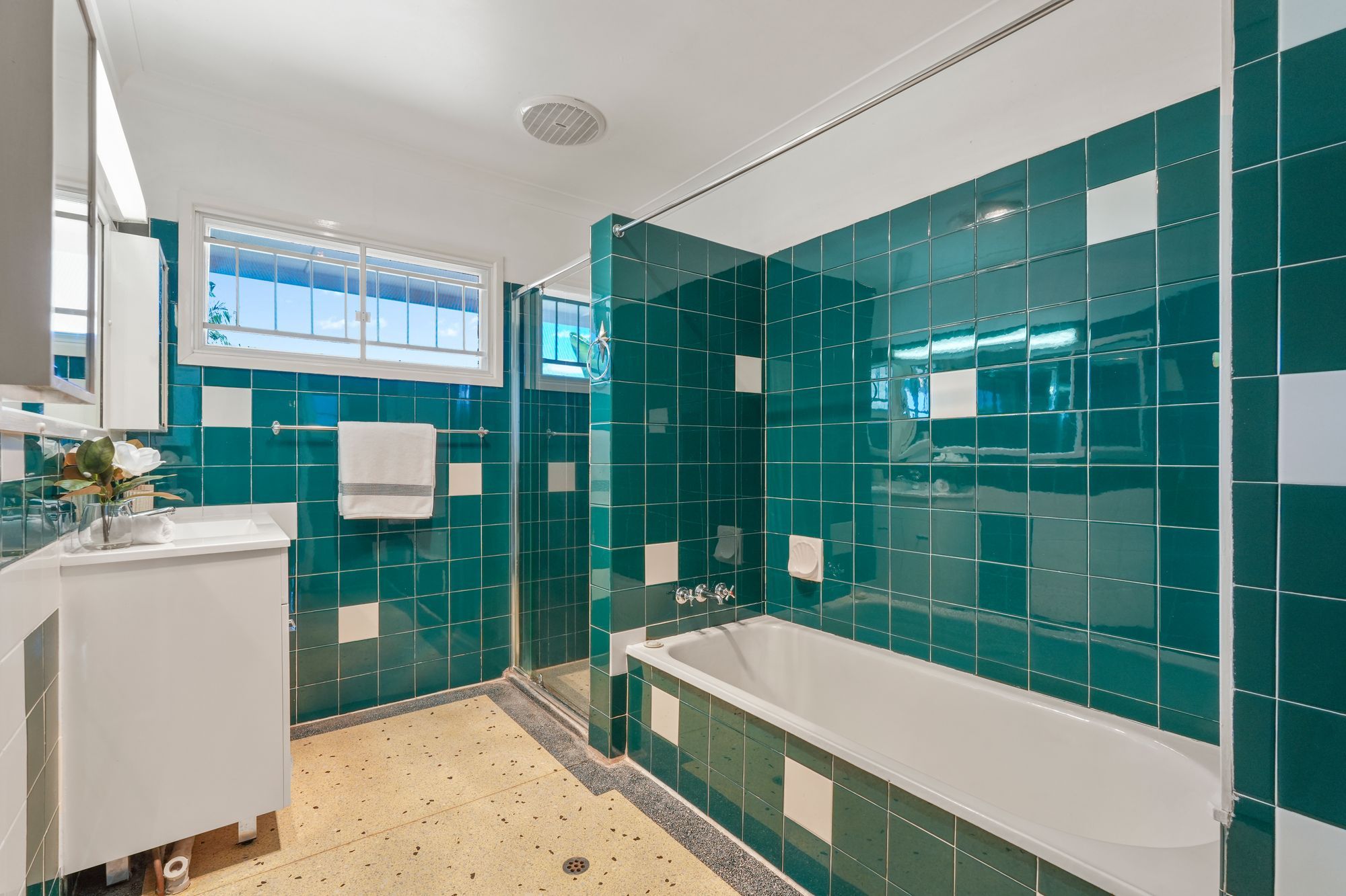 61 Nyleta Street — photo 13 of 24