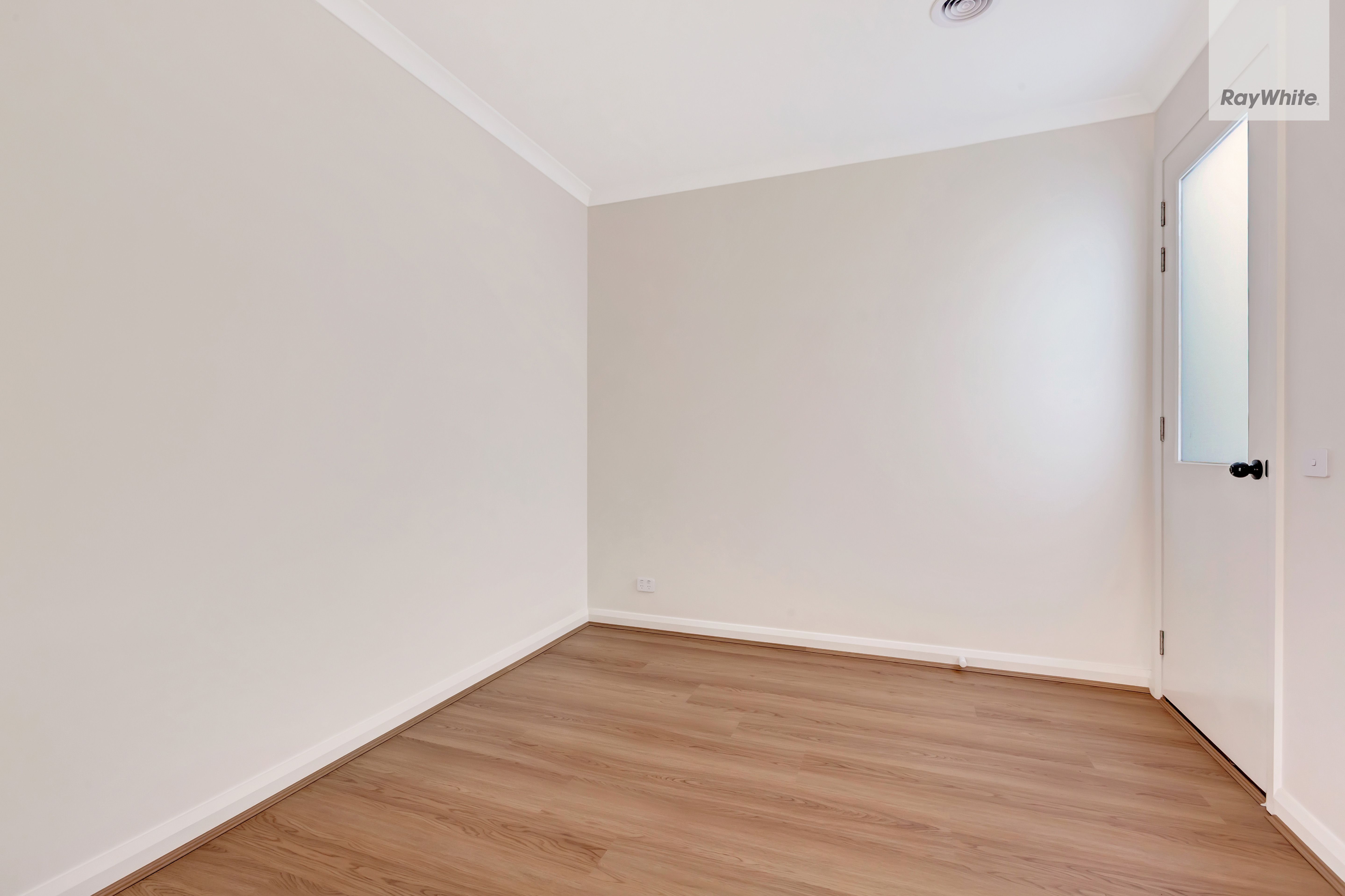 20 Rind Crescent — photo 12 of 13