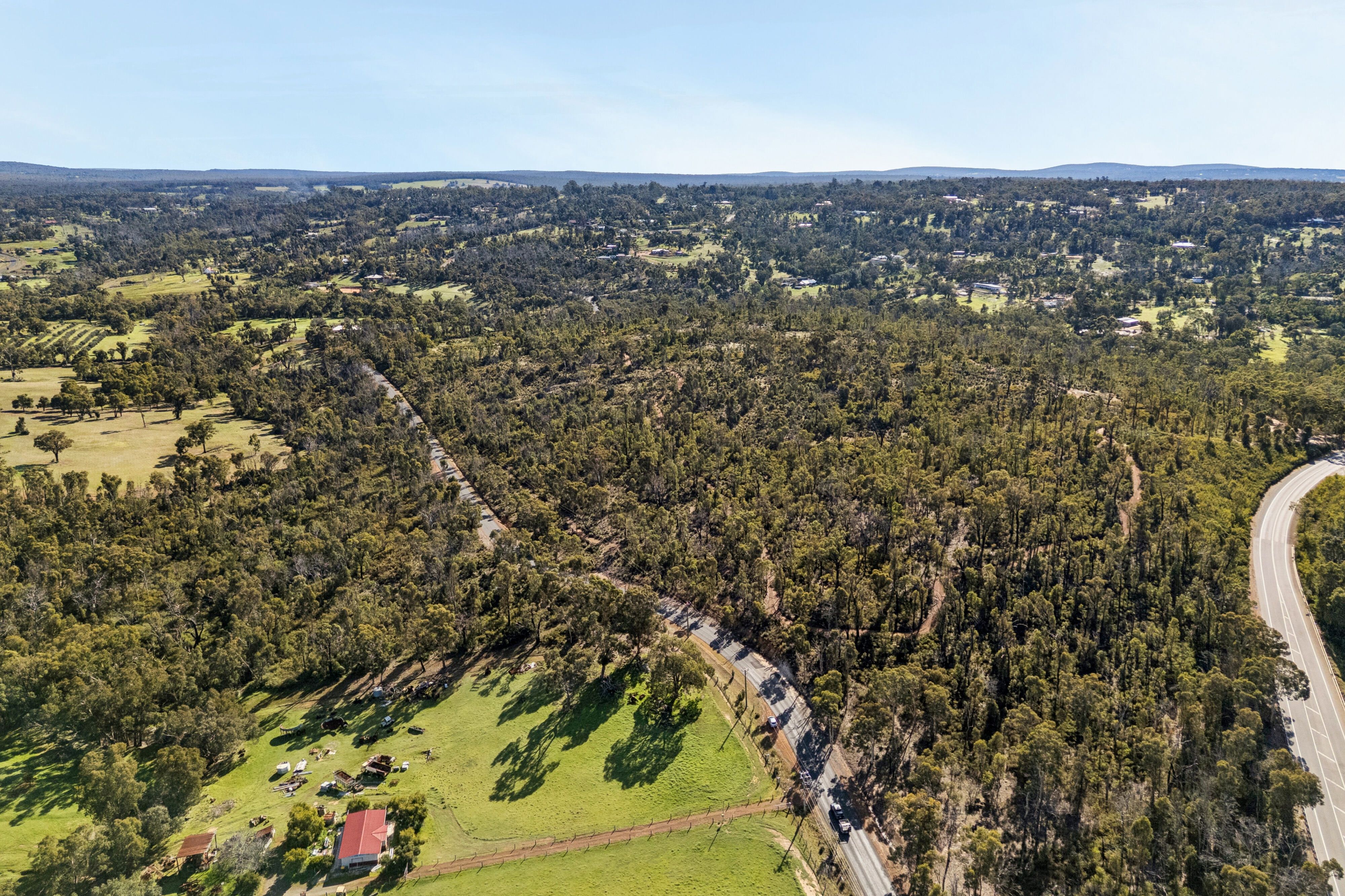 476 Old Coach Road East — photo 10 of 27