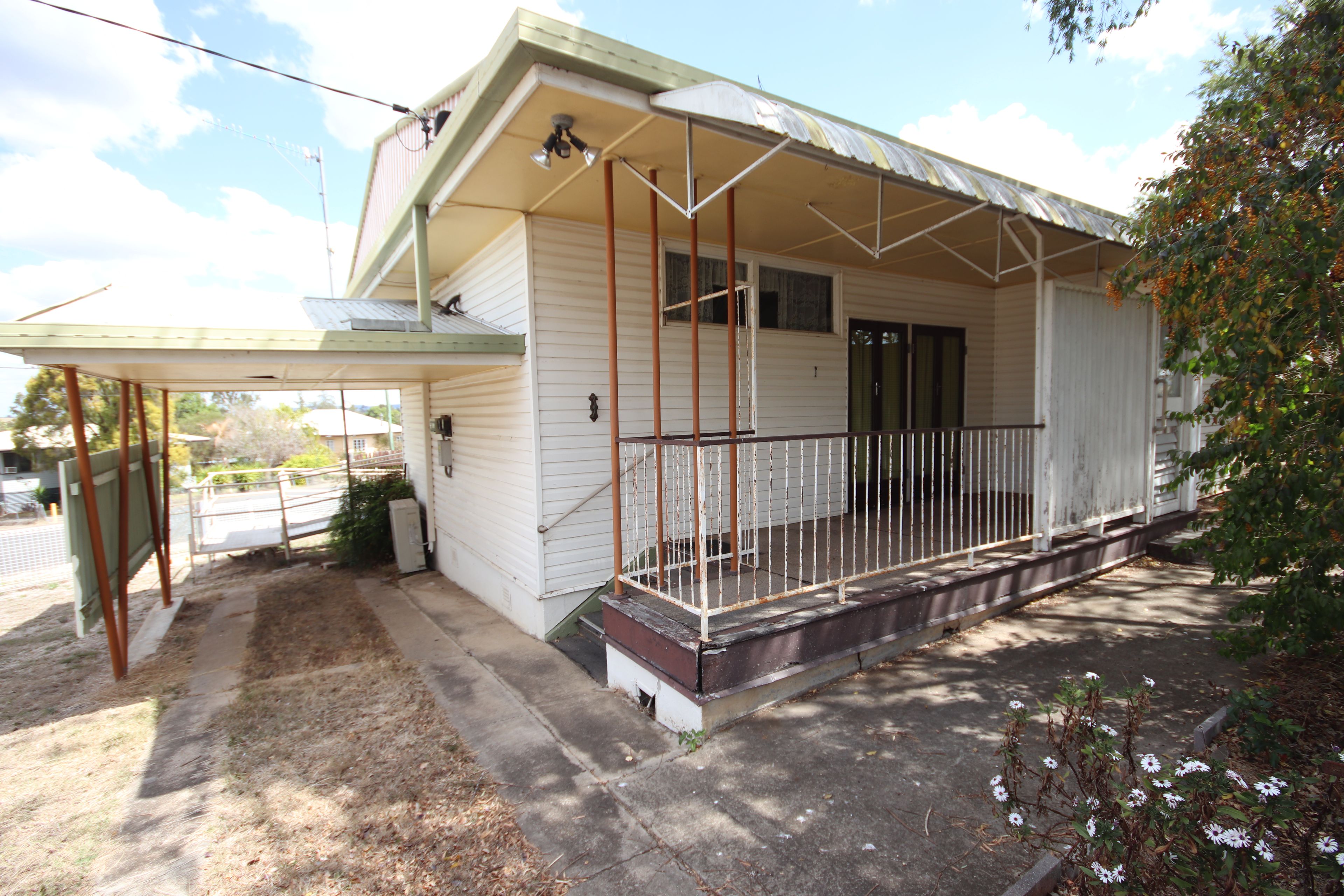 38 Kelvin Street, Monto QLD 4630