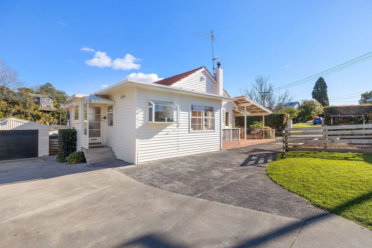 11 Luplau Crescent, Cockle Bay, Manukau City