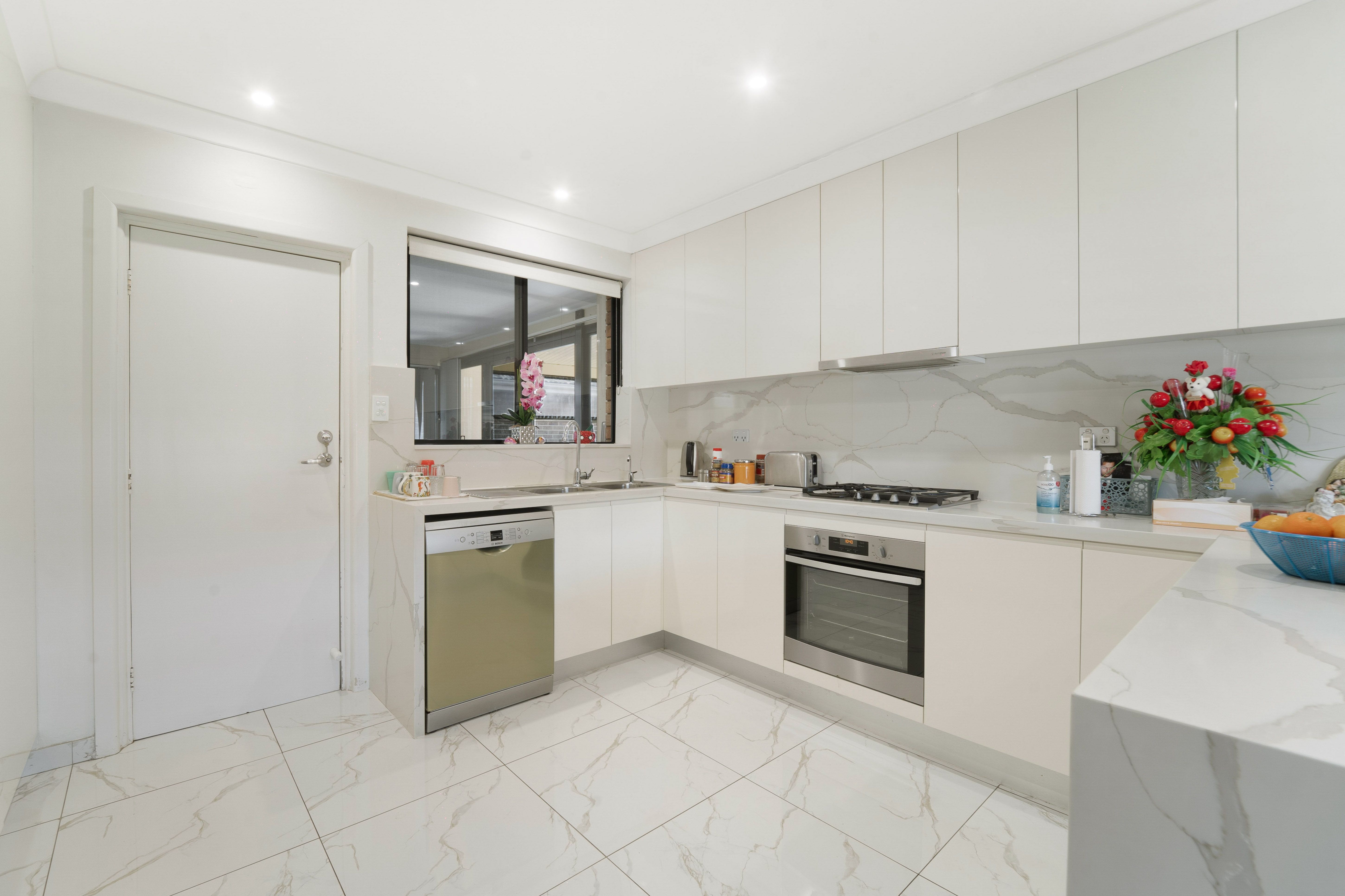 1 Lois Place — photo 6 of 18