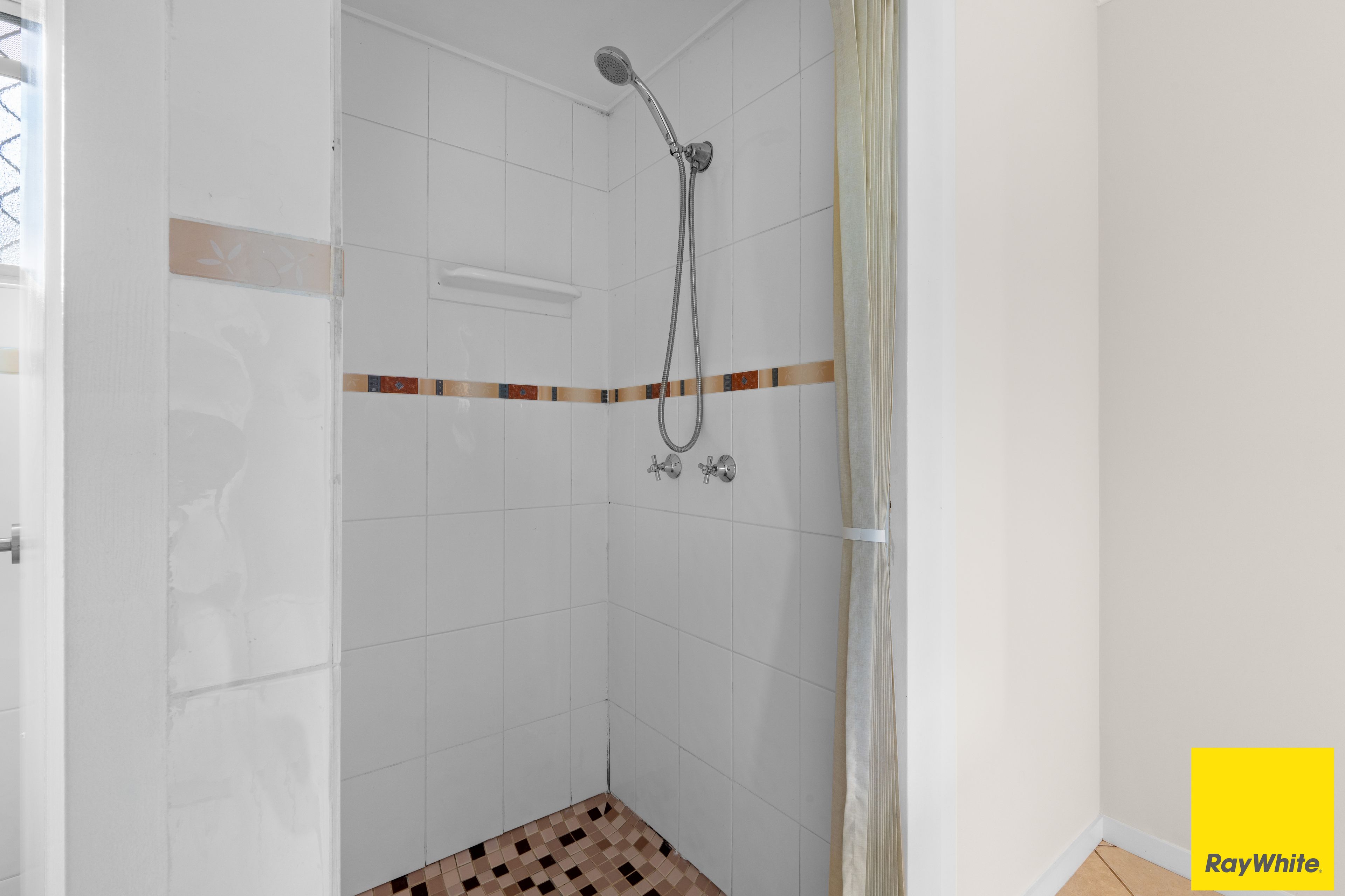3/122 Aumuller Street — photo 10 of 11
