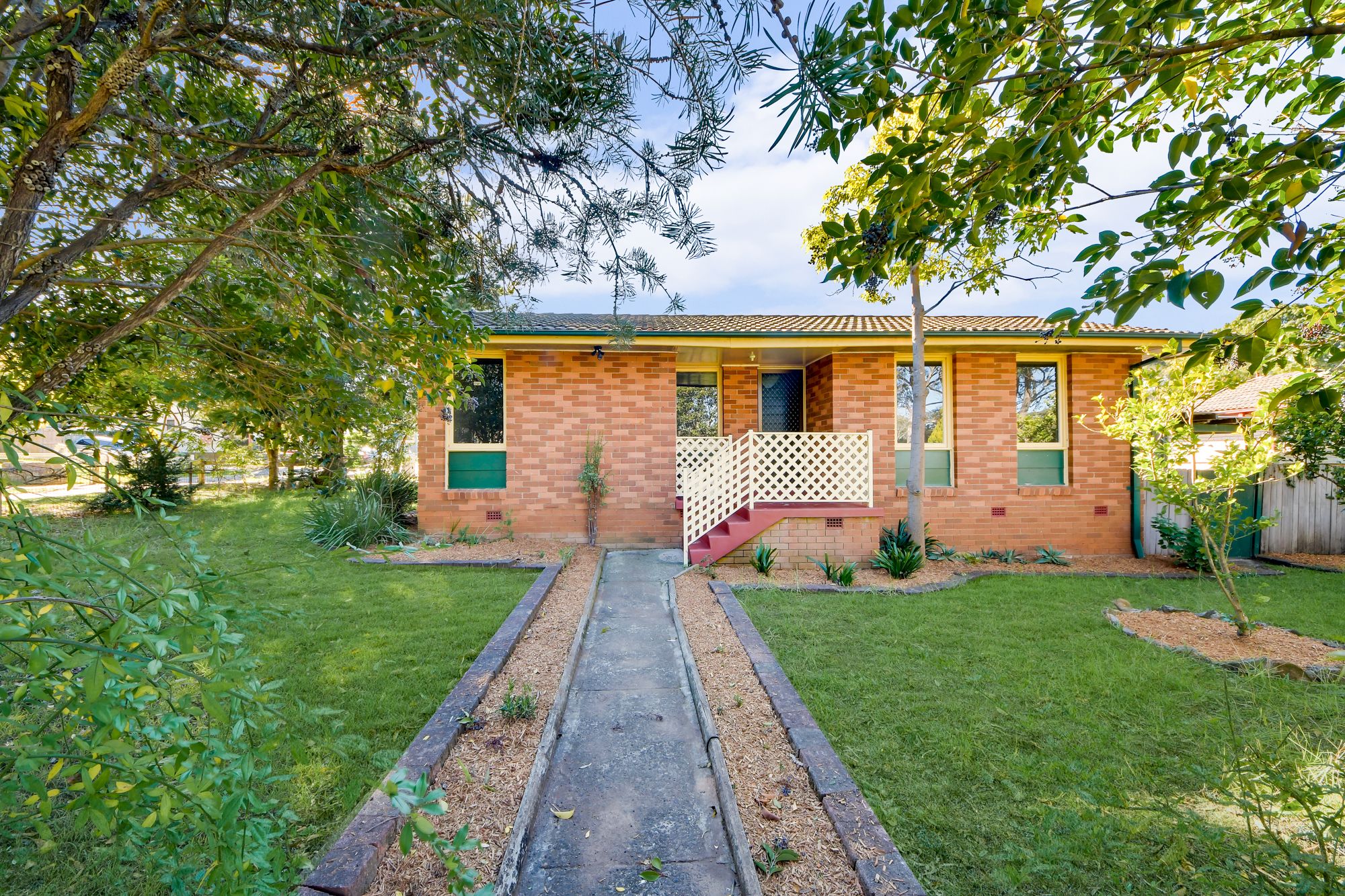 12 Falkiner Way