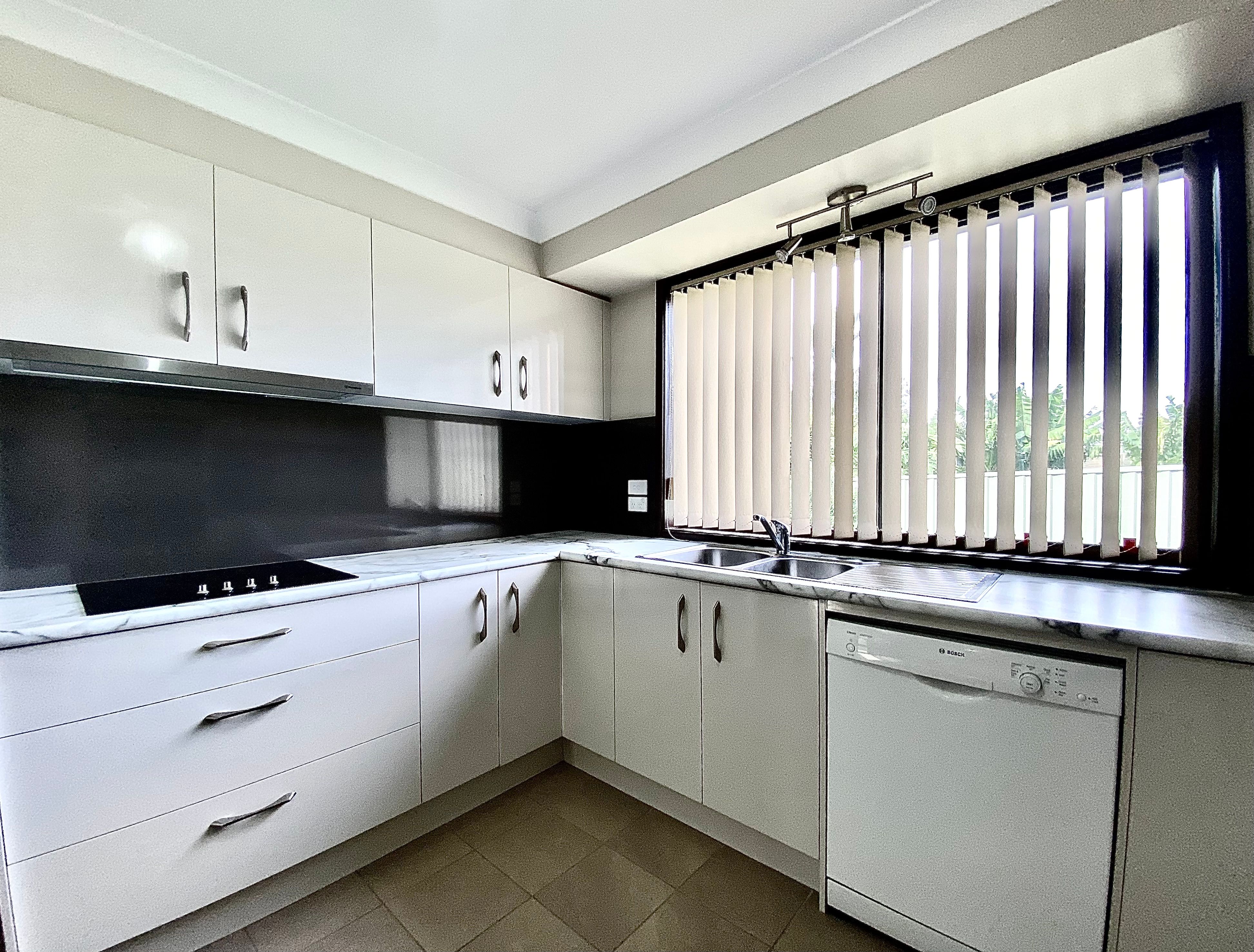 5 Giles Crescent — photo 5 of 16