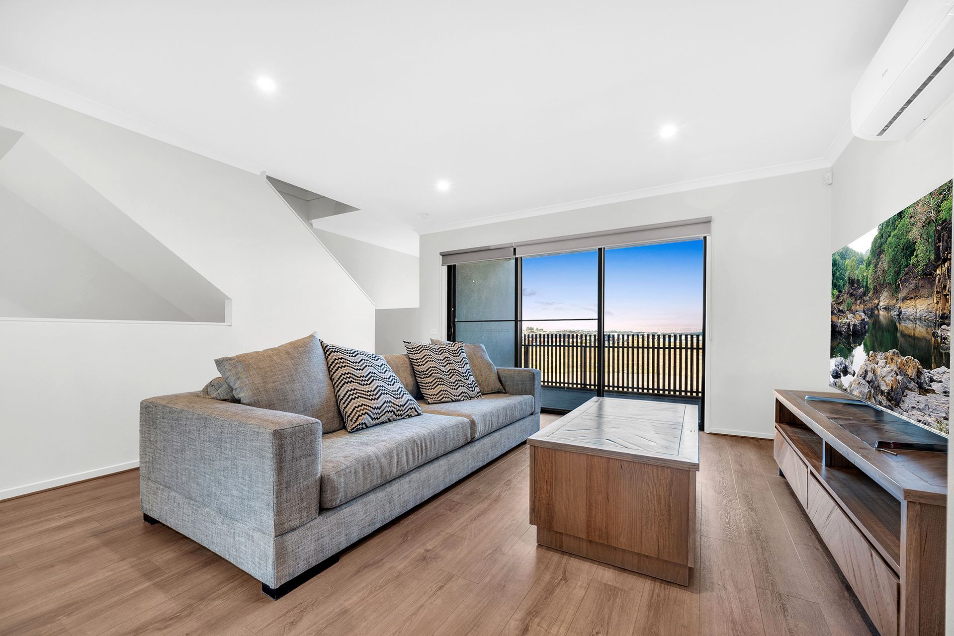 7 Davland Street, Clyde North, VIC 3978