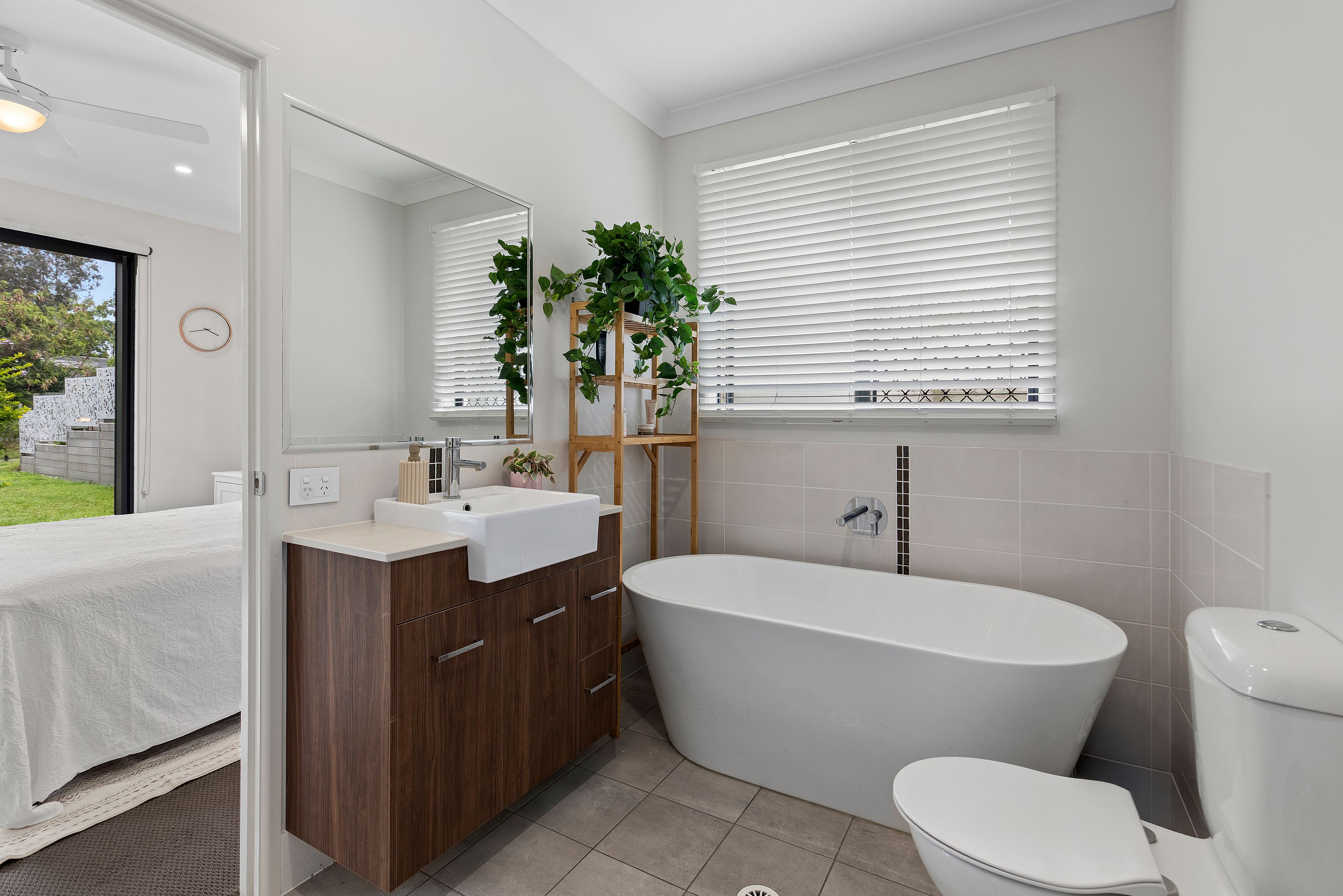21 Sarsfield Place — photo 11 of 24