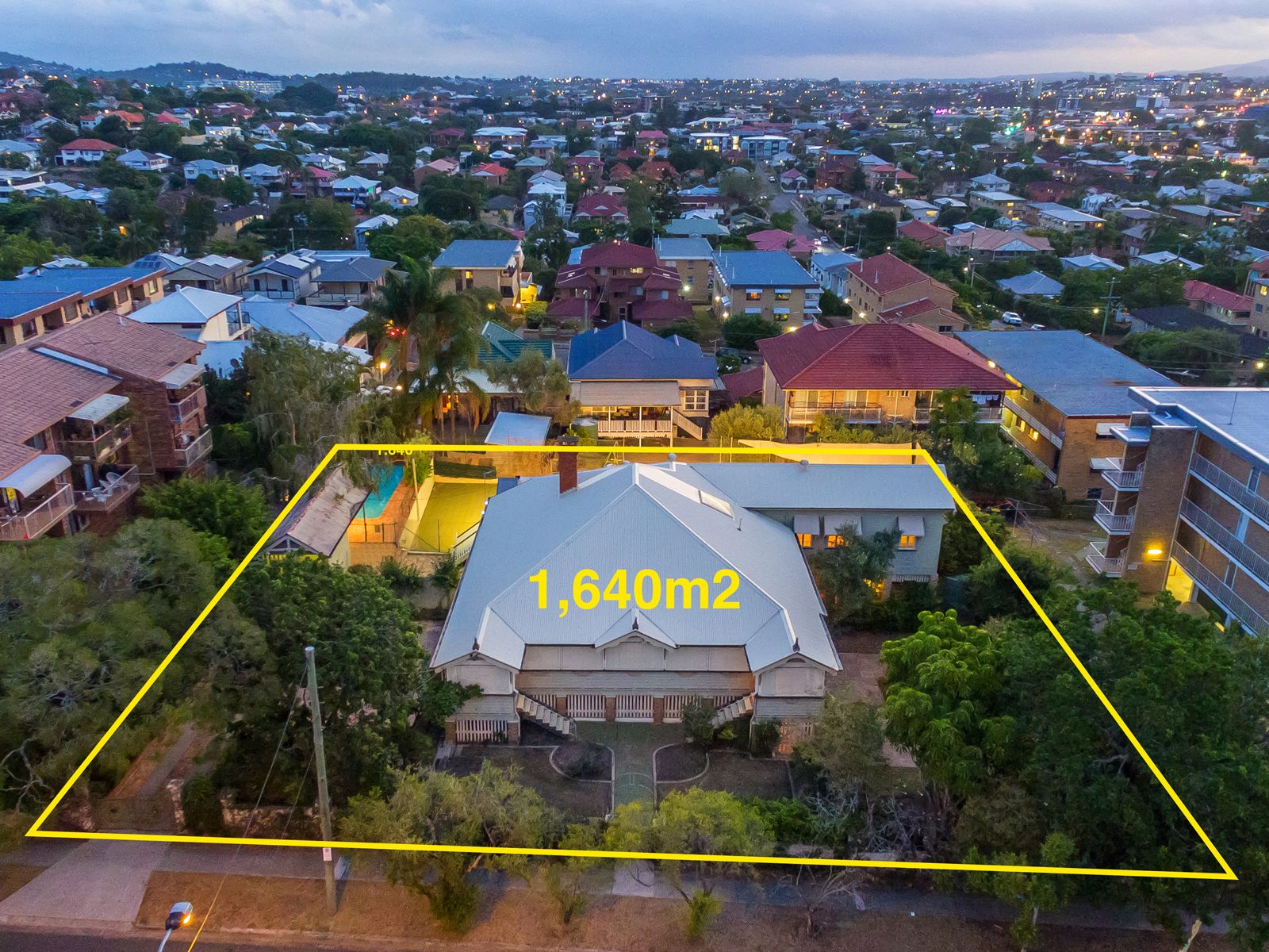 227 Cavendish Road, Coorparoo, QLD 4151