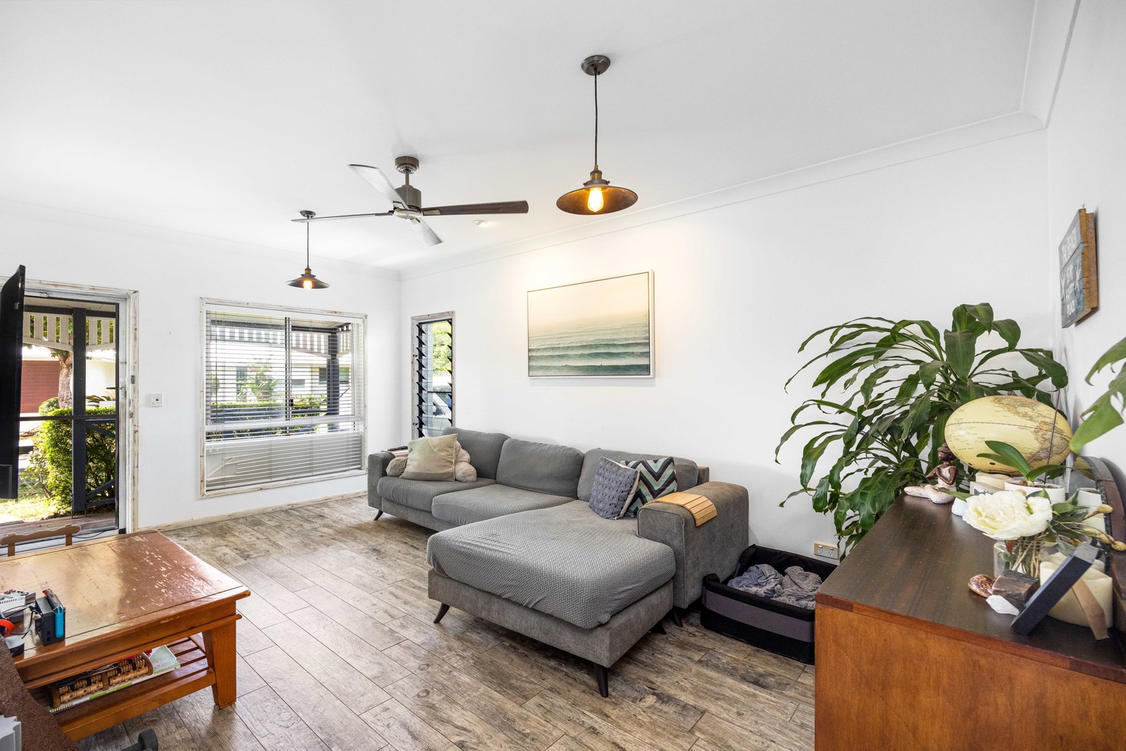 8 Crete Court, Kawana Island, QLD 4575