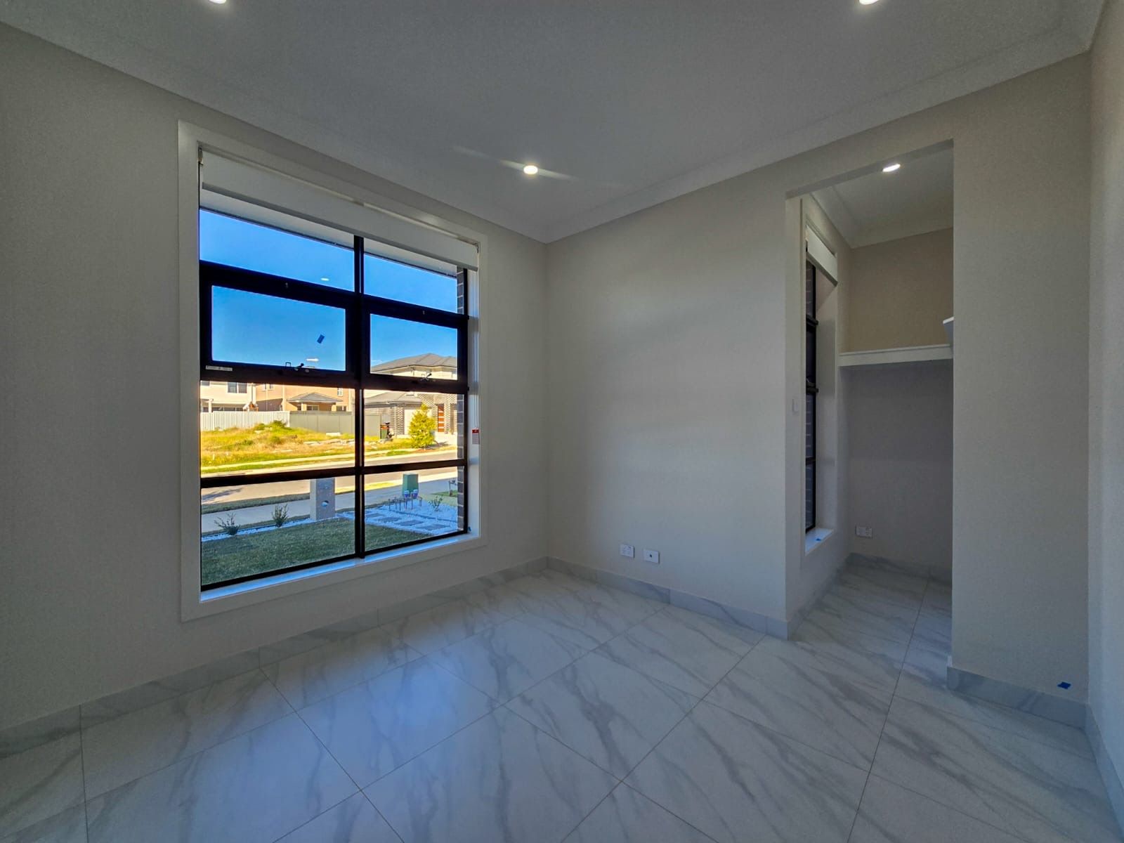33a St Lukes Street — photo 5 of 9