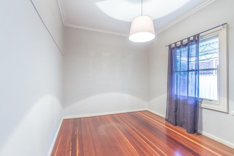 21 Birdwood Road — photo 8 of 13
