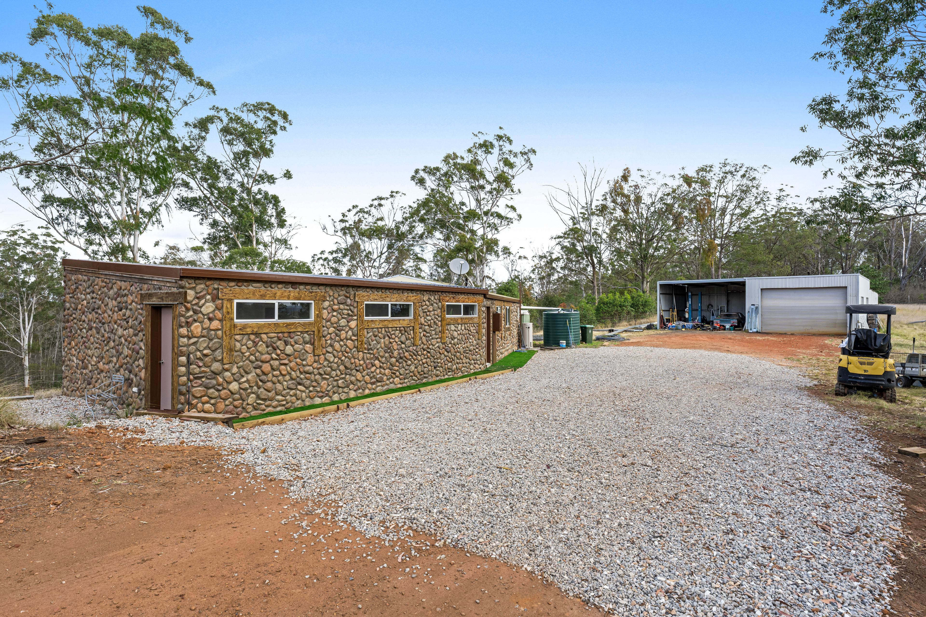 9371 New England Highway — photo 3 of 30