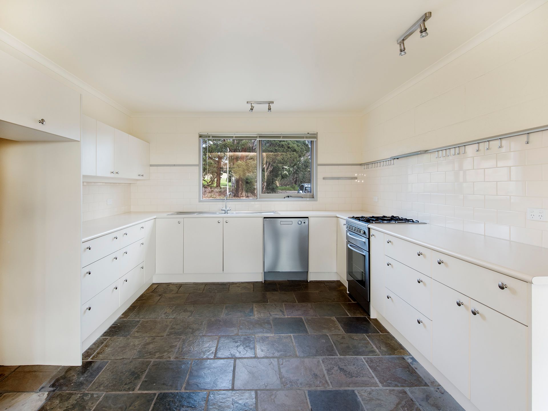 29 Hove Road, Rosebud, VIC 3939