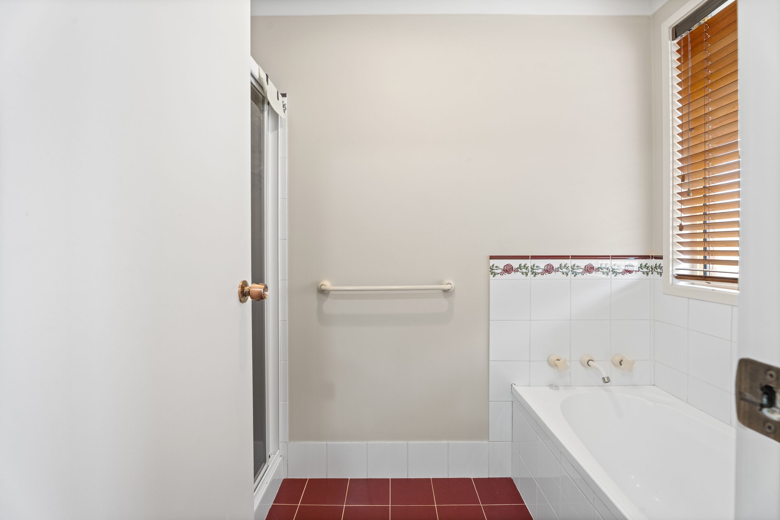 21 The Lakes Drive, Glenmore Park, NSW