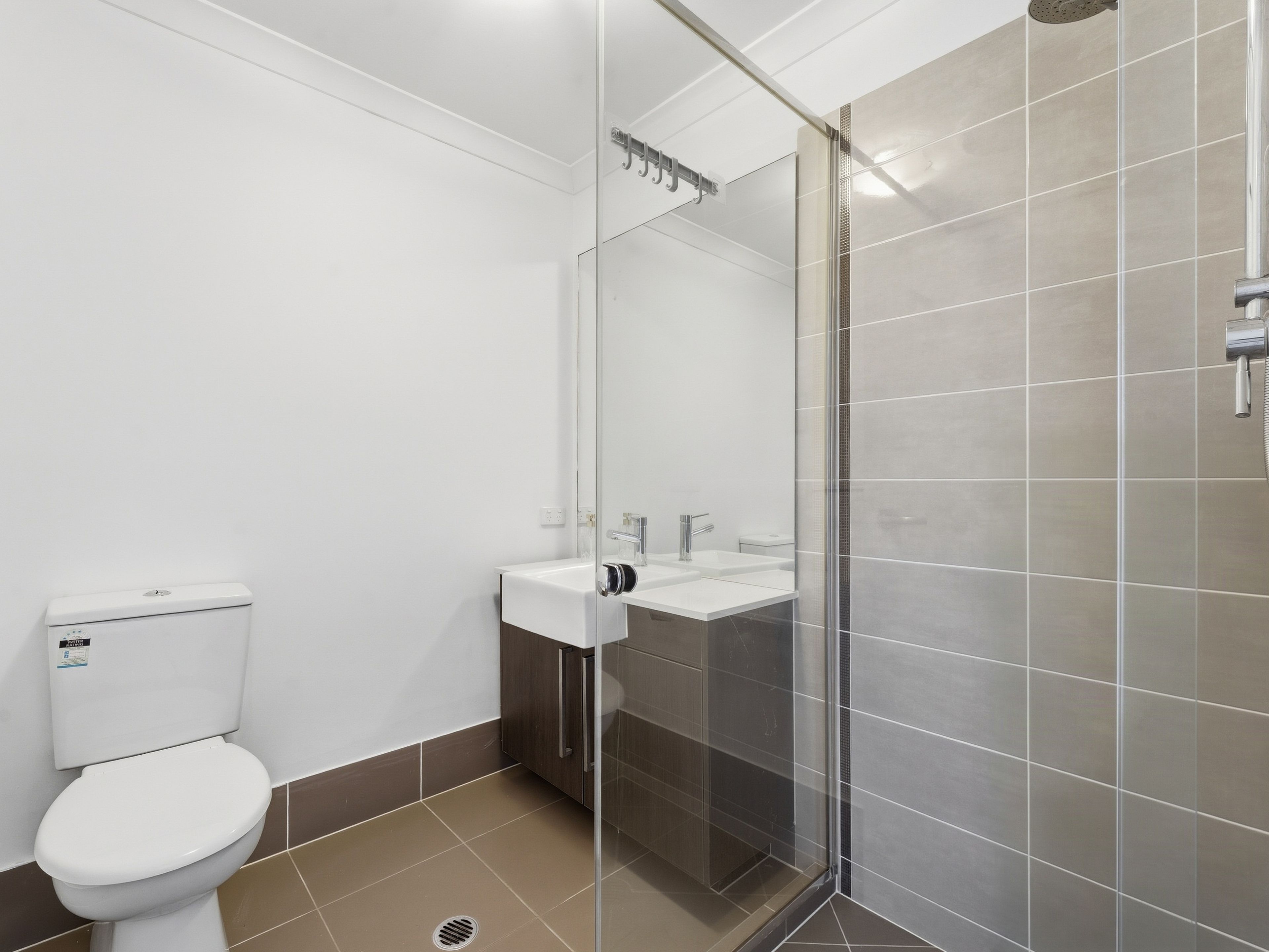 1 Henderson Street — photo 18 of 30